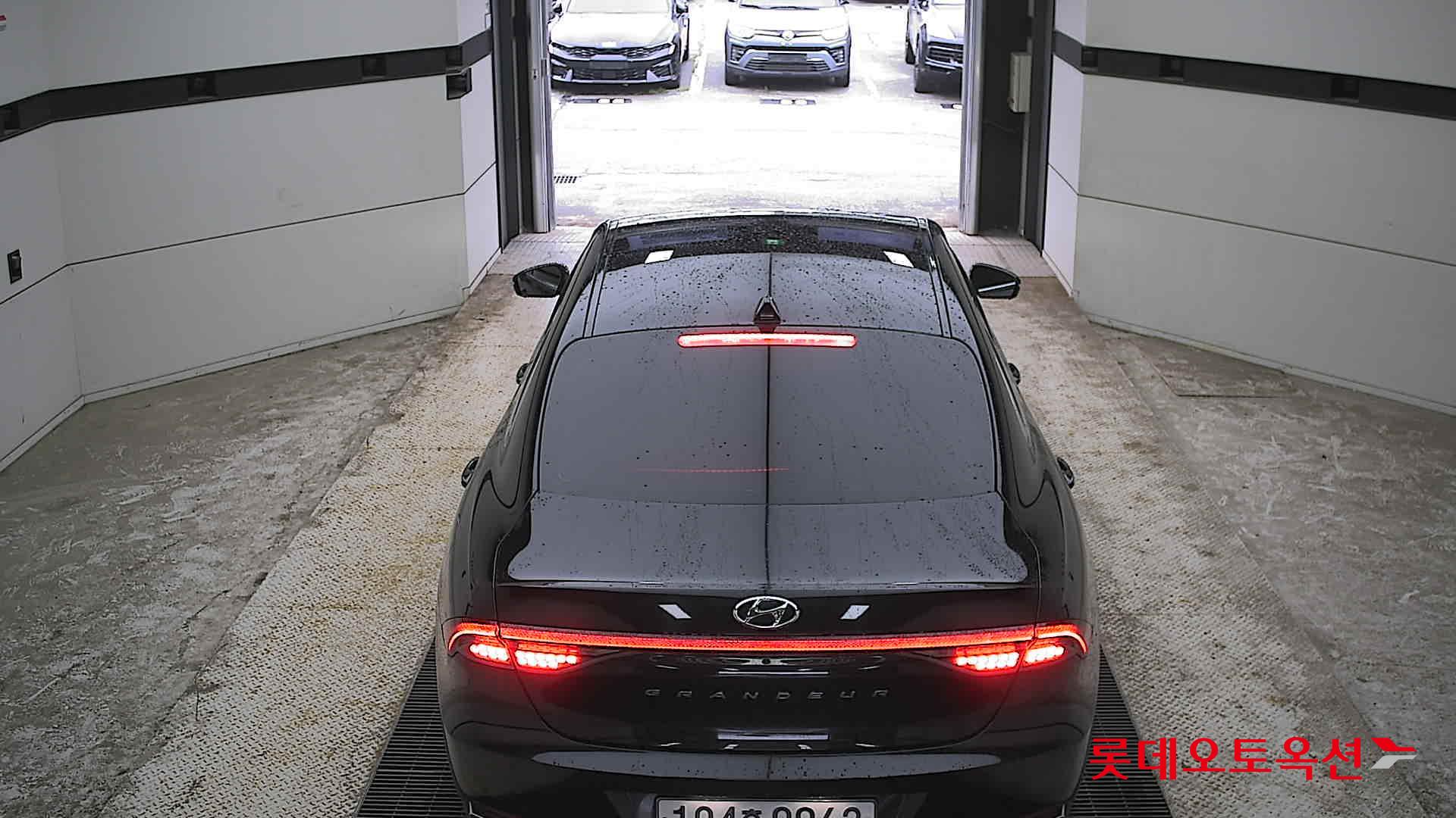 Hyundai Grandeur - 17