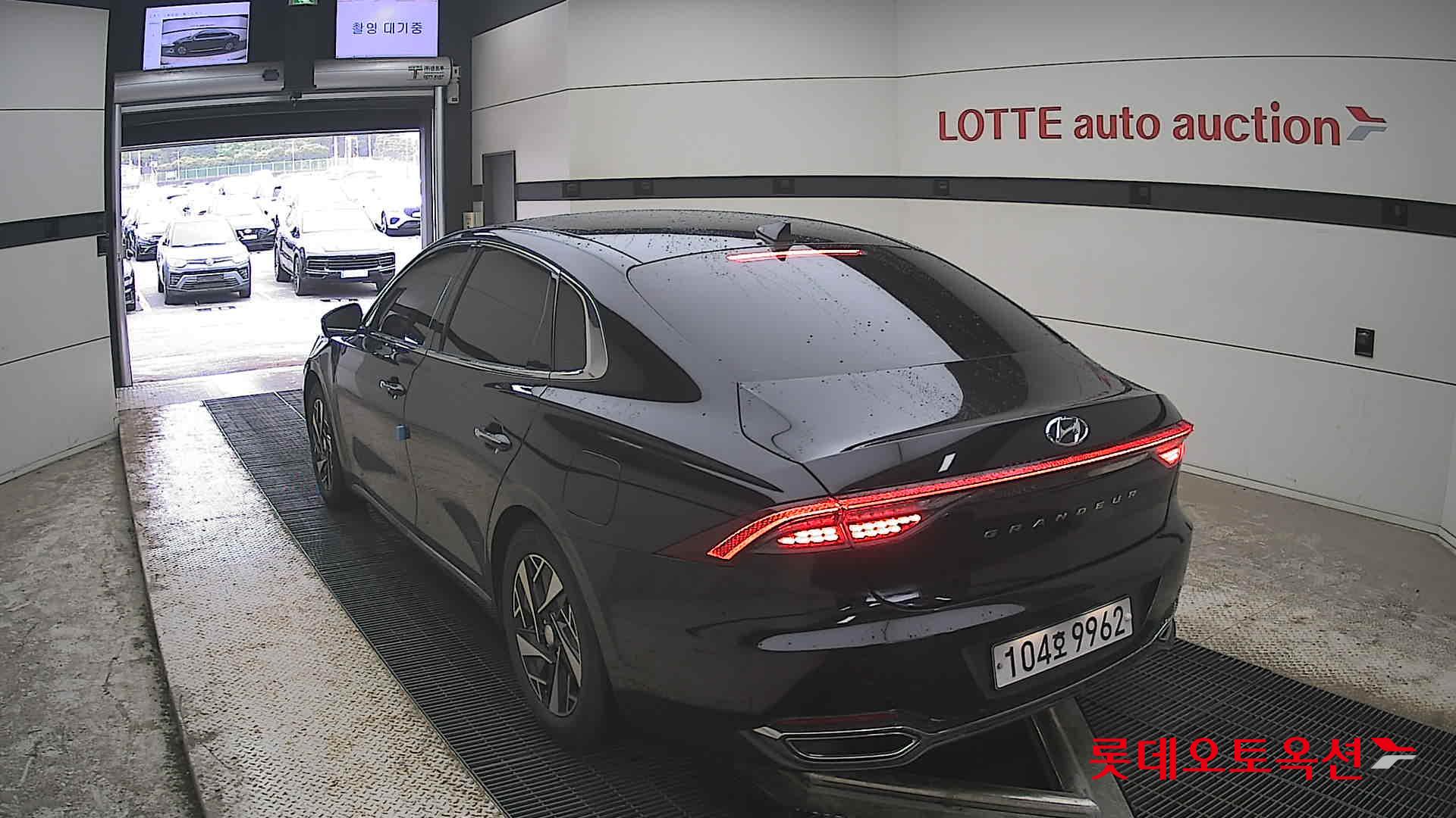 Hyundai Grandeur - 16