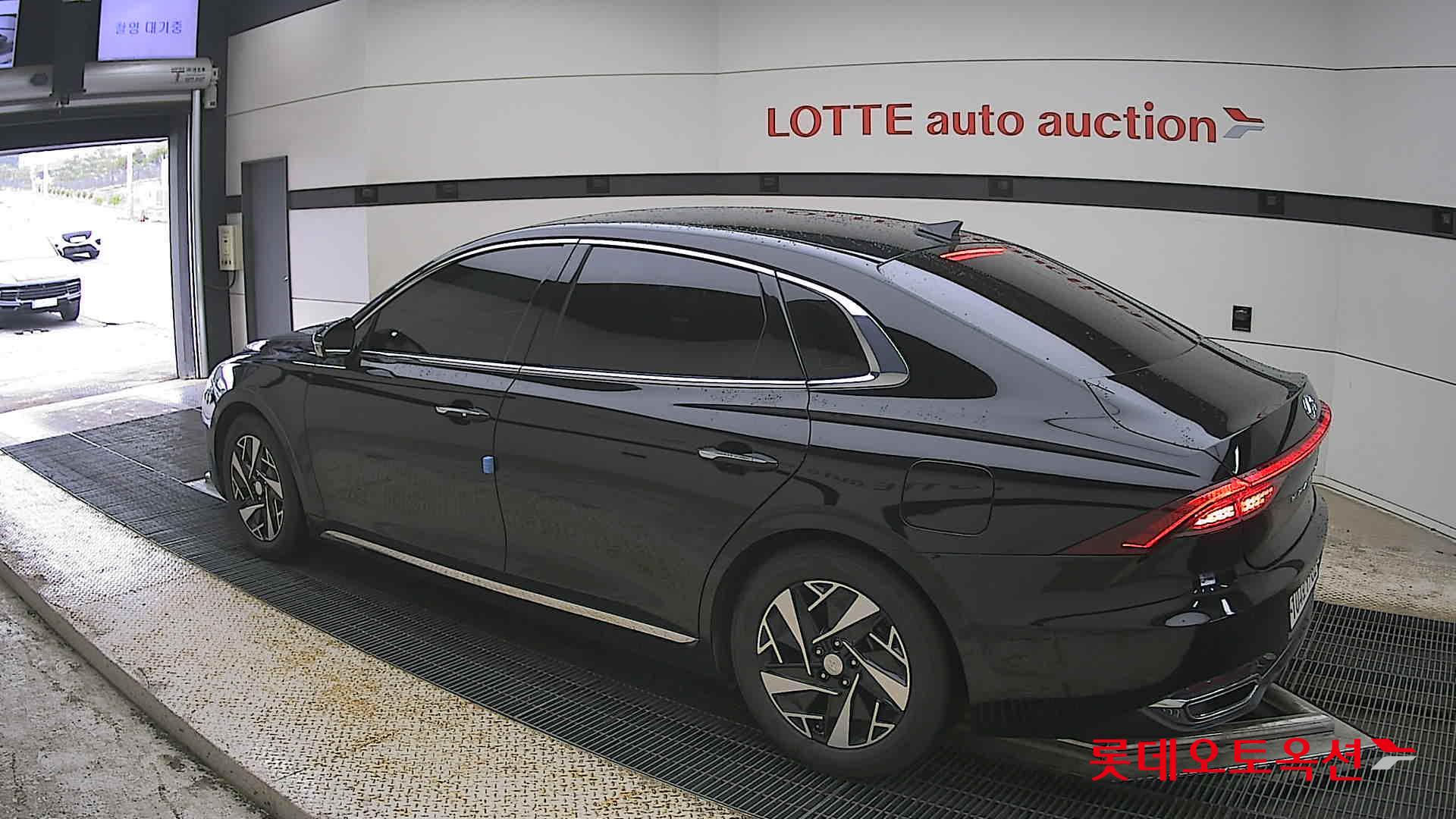 Hyundai Grandeur - 15