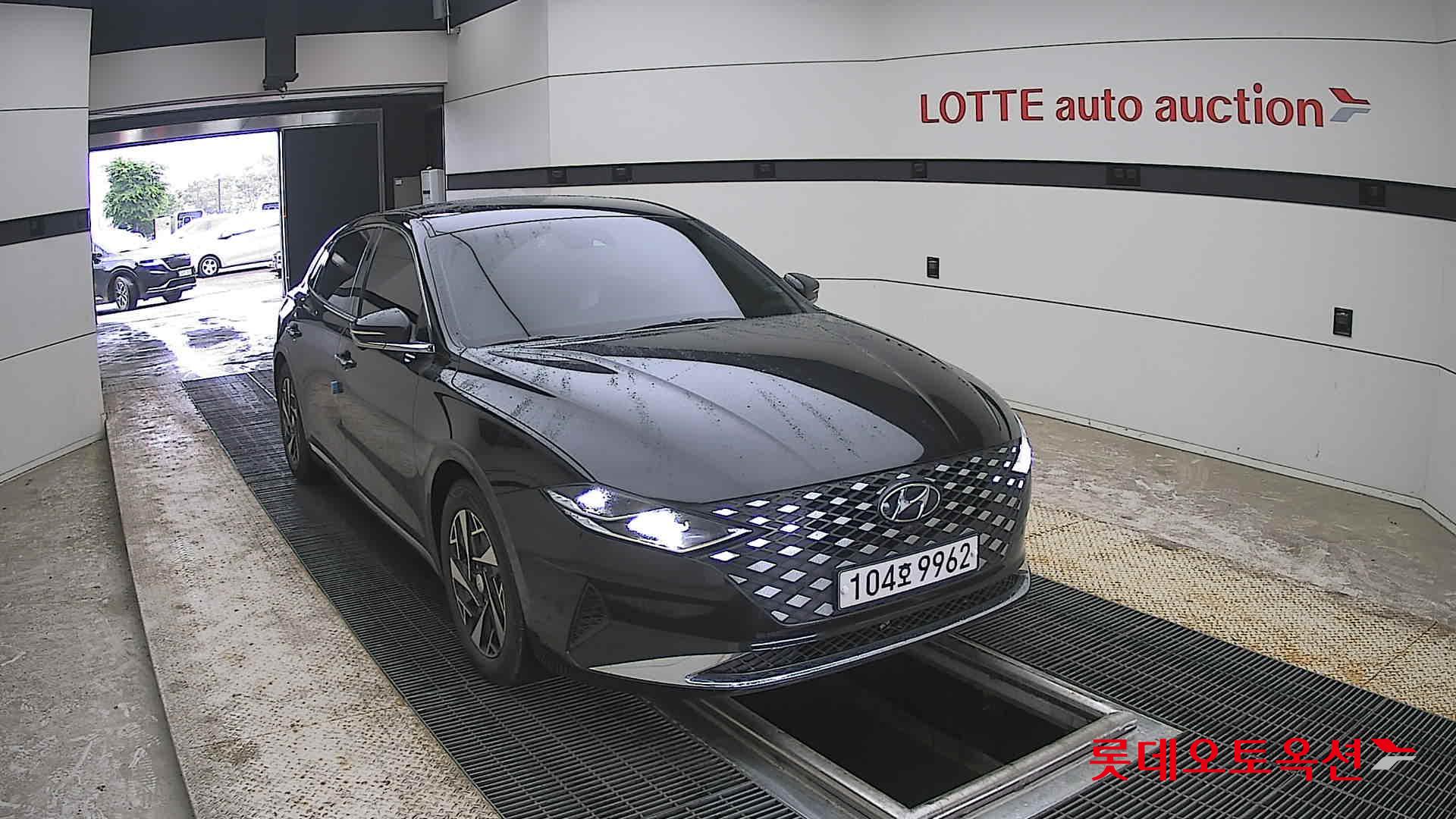 Hyundai Grandeur - 24