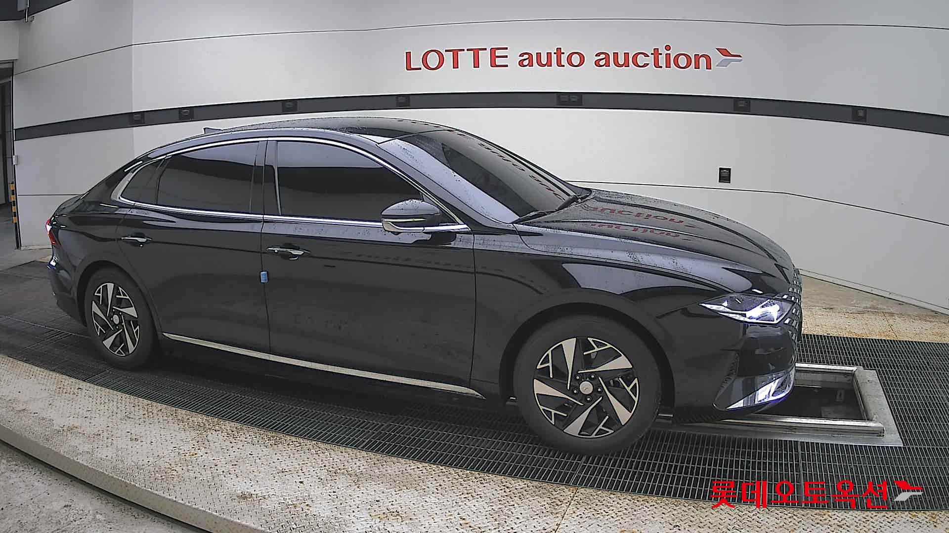 Hyundai Grandeur - 22