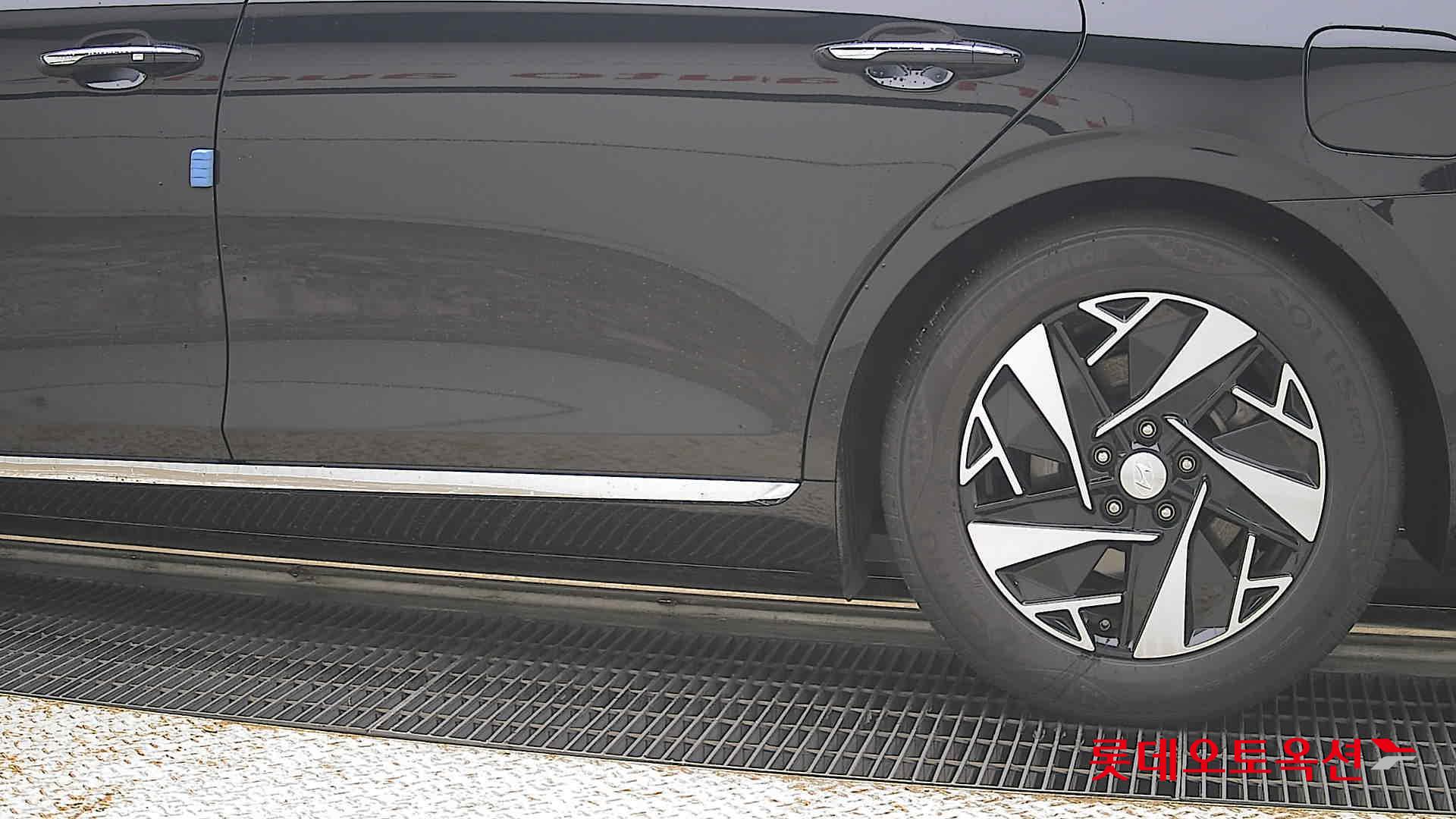 Hyundai Grandeur - 26