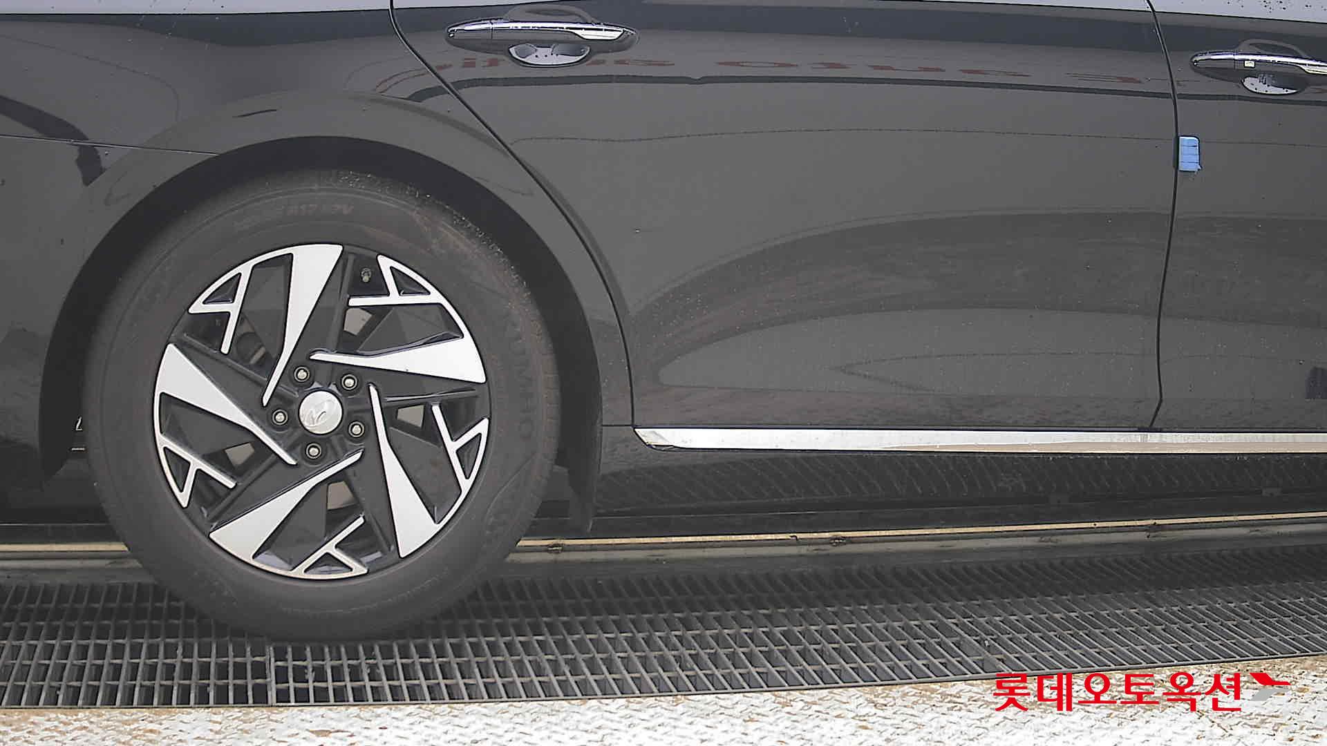 Hyundai Grandeur - 28