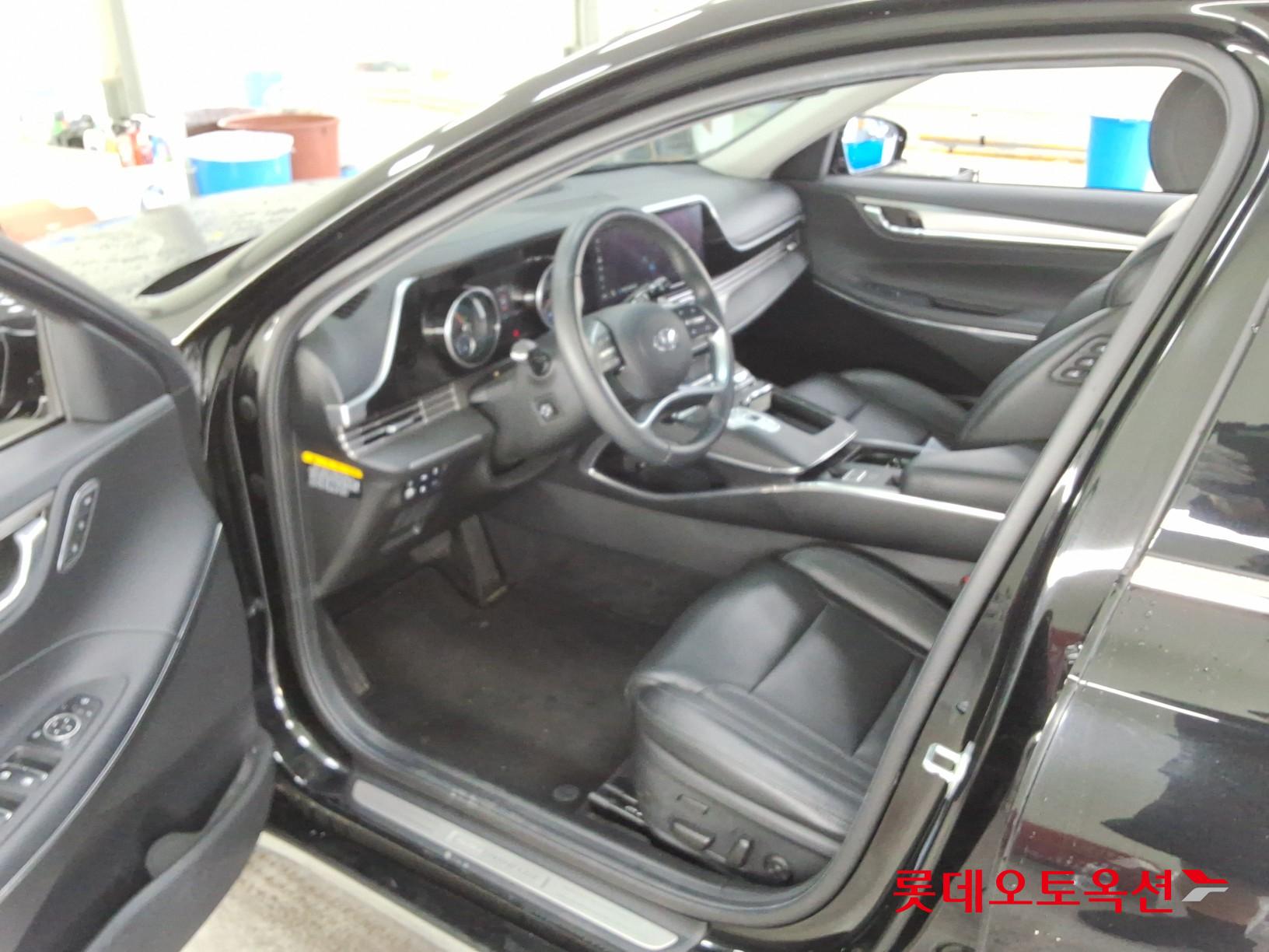 Hyundai Grandeur - 35