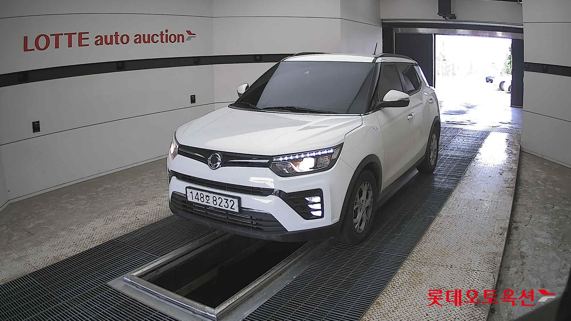 KG Mobility Tivoli - 10