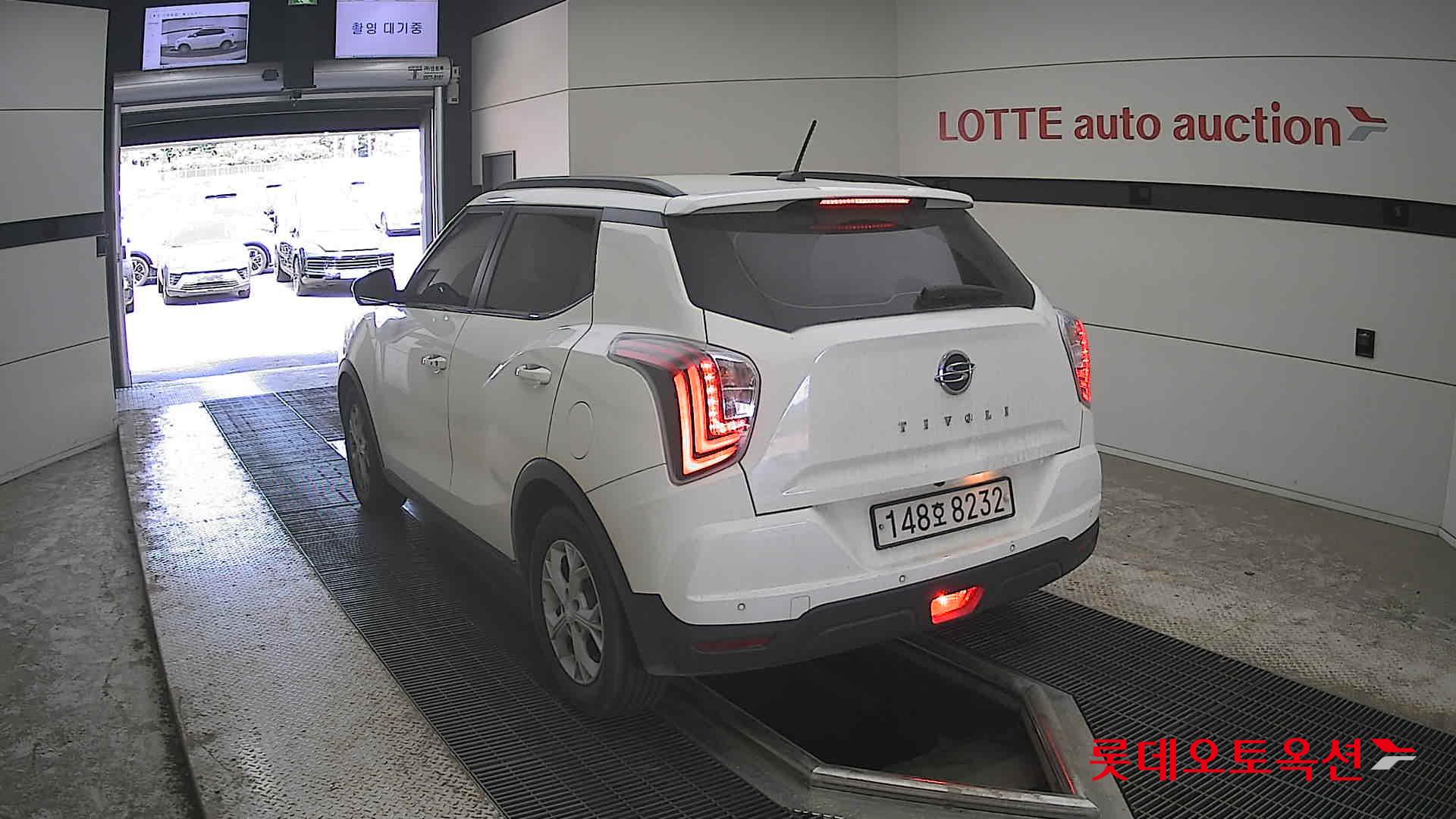 KG Mobility Tivoli - 16