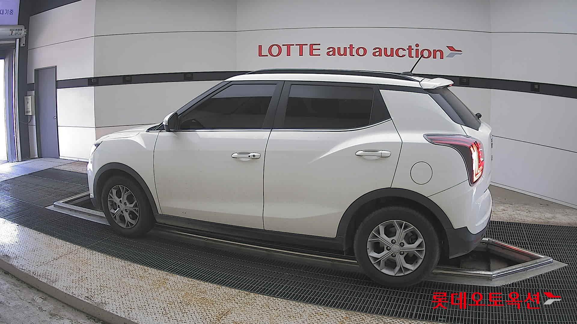 KG Mobility Tivoli - 14