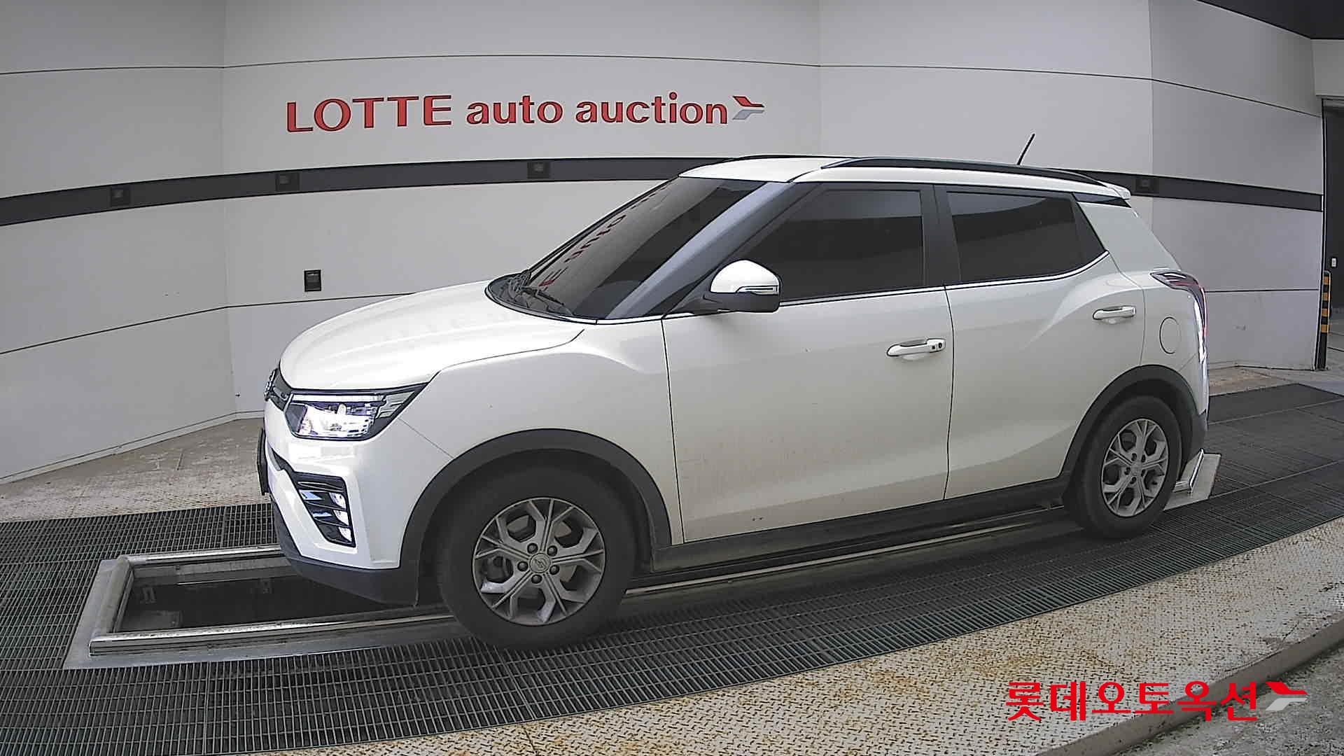 KG Mobility Tivoli - 12