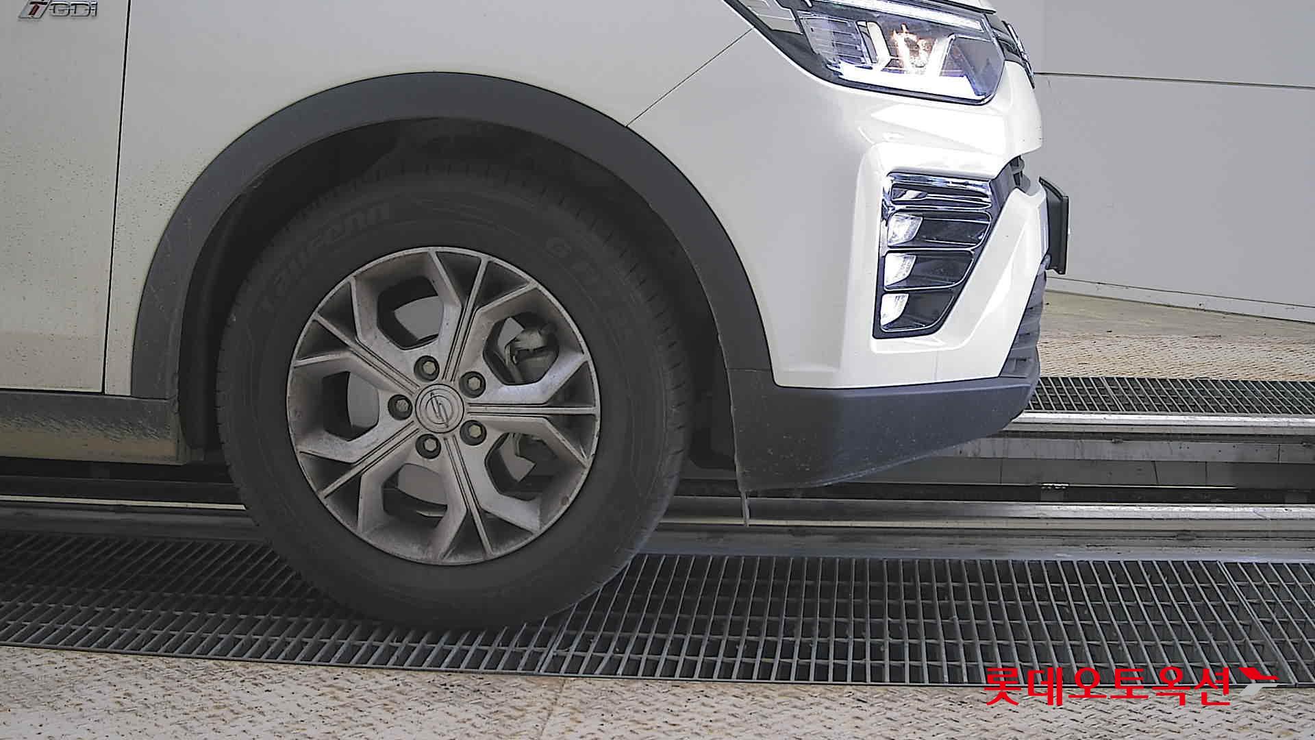 KG Mobility Tivoli - 27