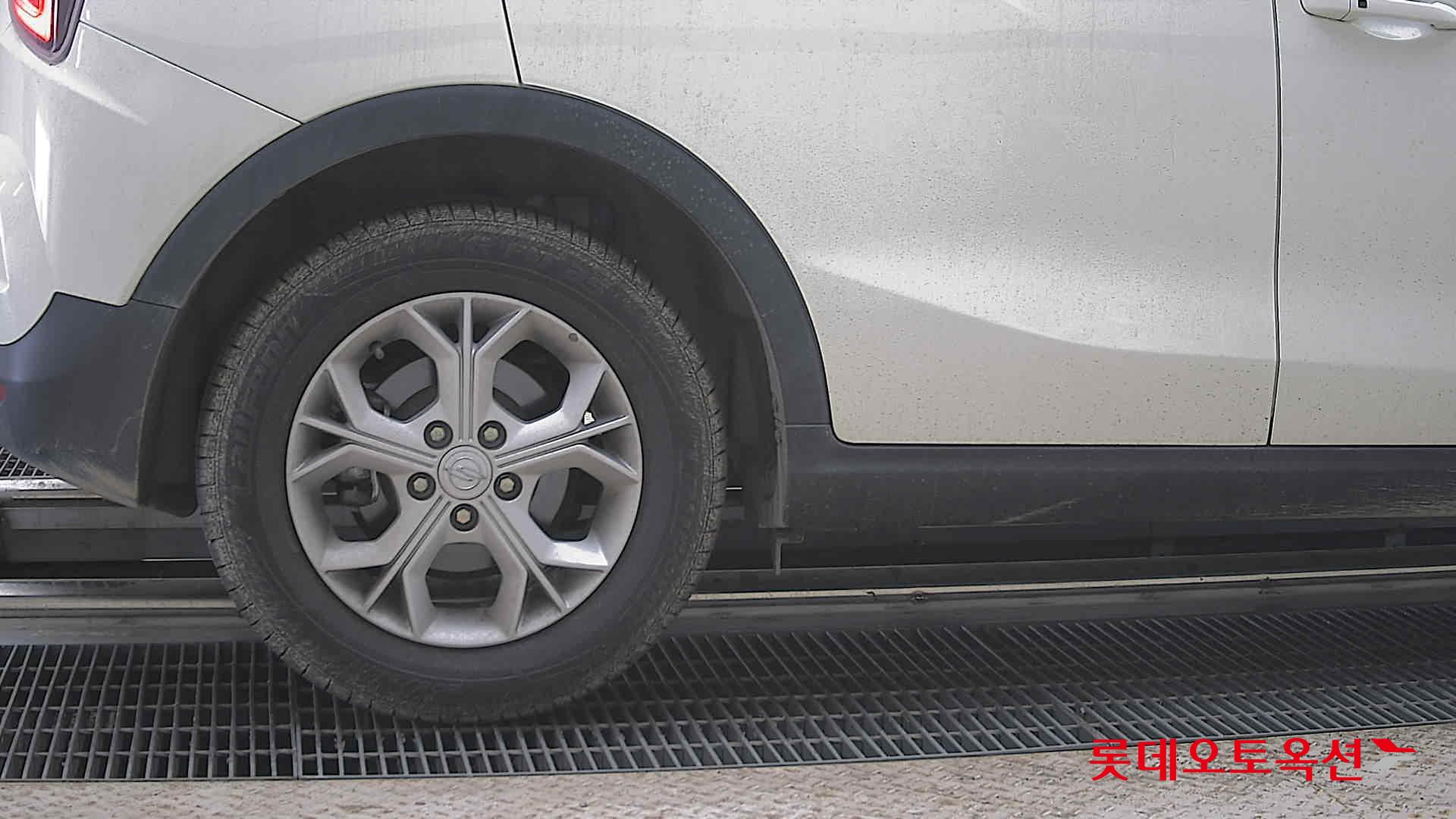 KG Mobility Tivoli - 28