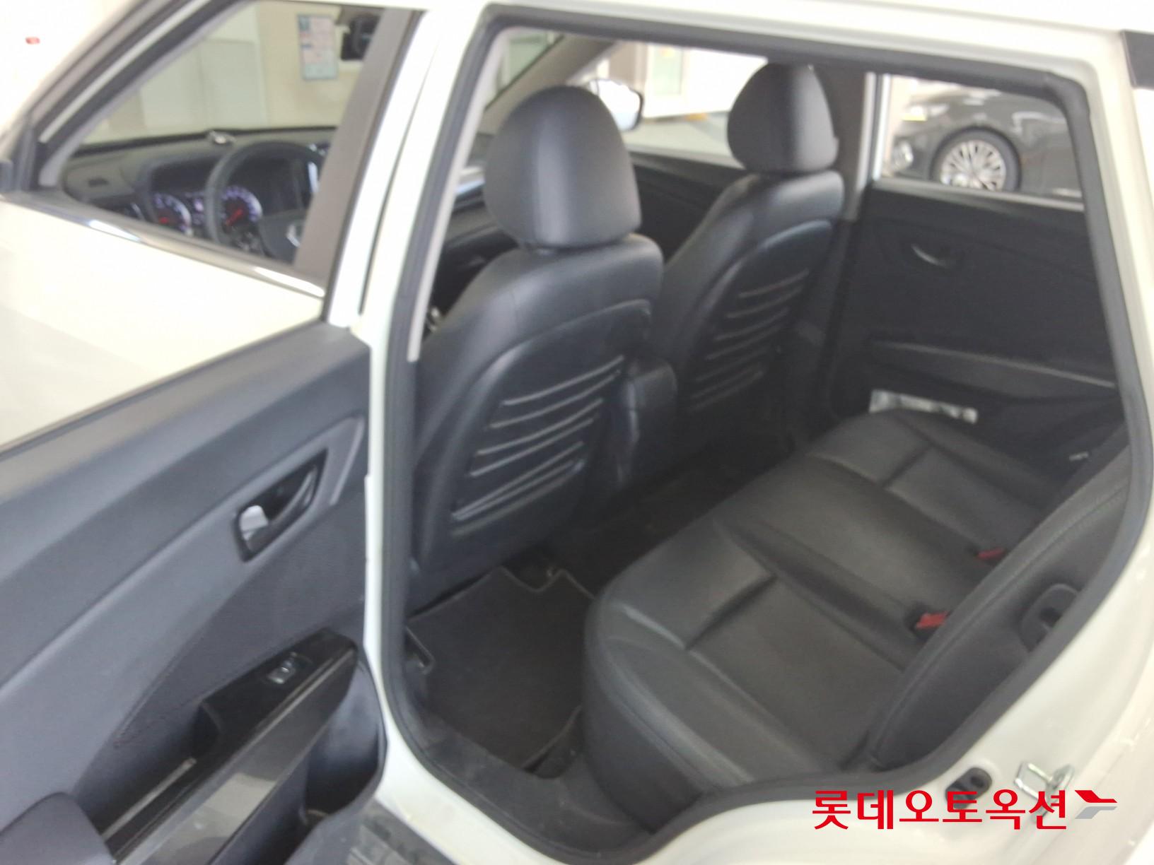 KG Mobility Tivoli - 37