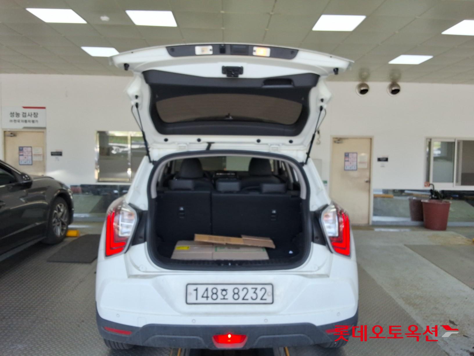 KG Mobility Tivoli - 9