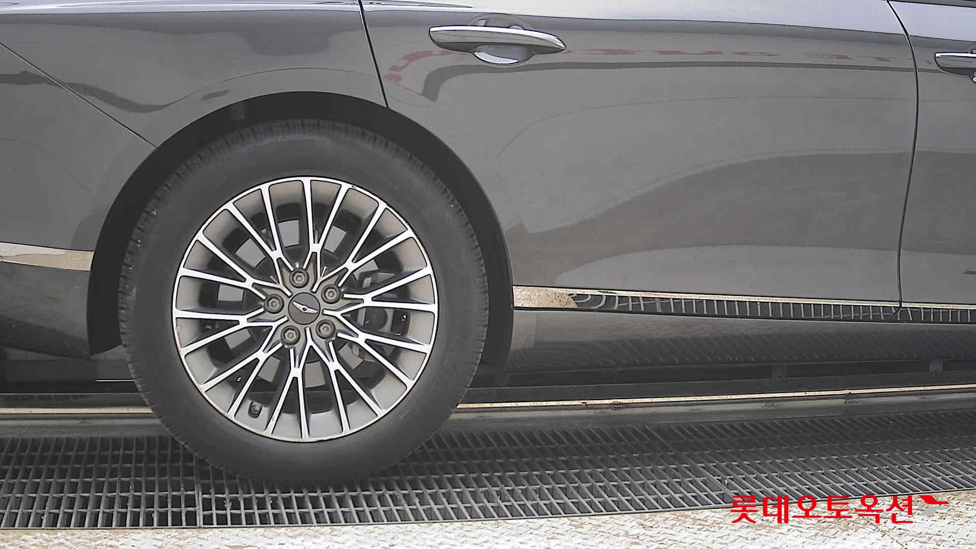 Genesis G80 - 28