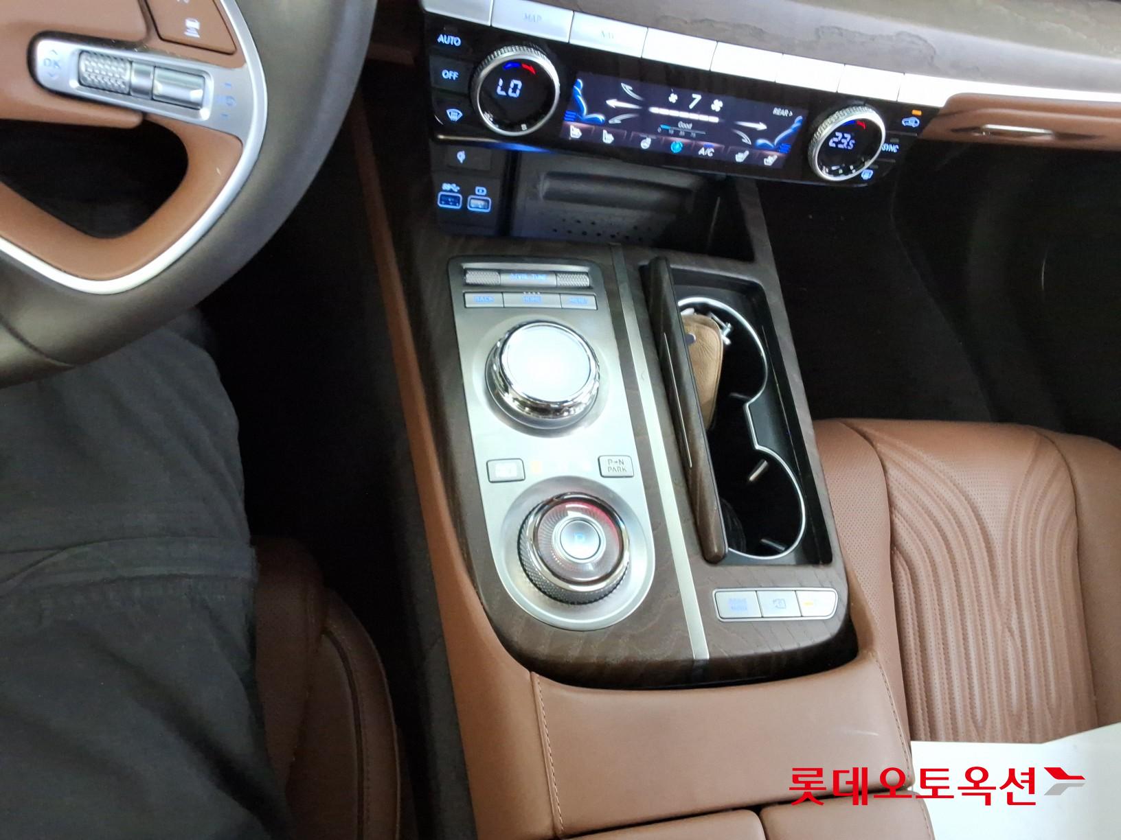 Genesis G80 - 32