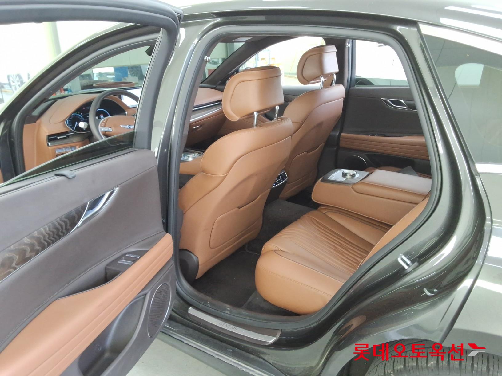 Genesis G80 - 36