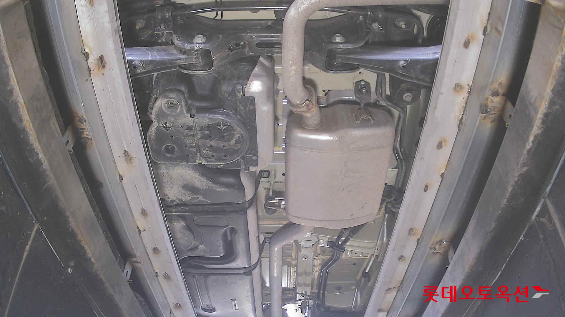 Kia Carnival - 2