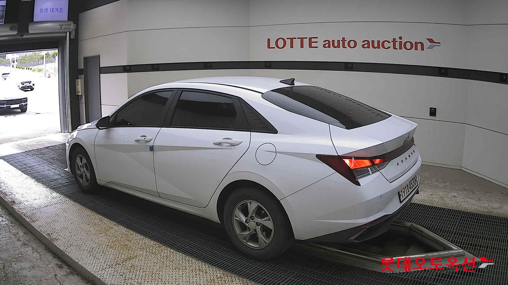 Hyundai Elantra - 15