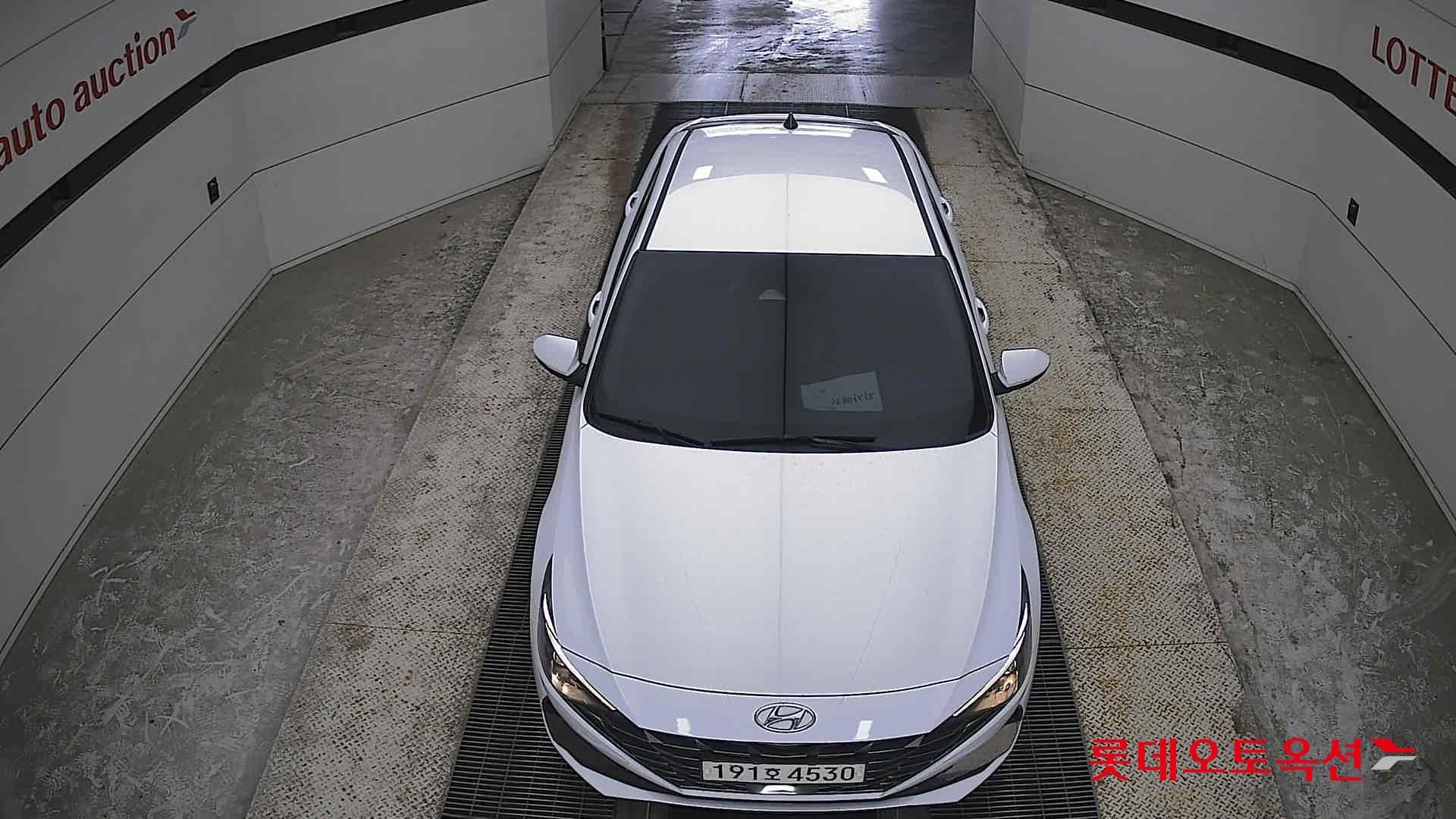 Hyundai Elantra - 7