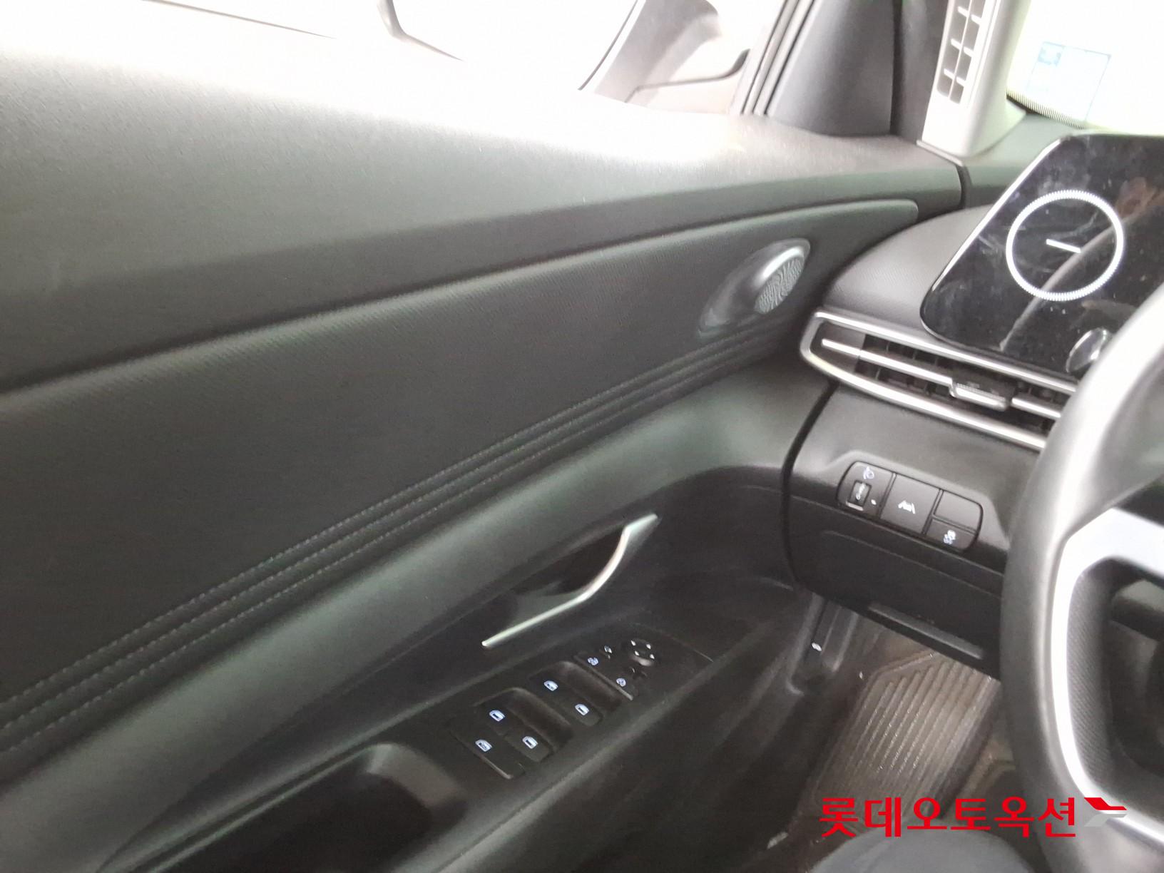 Hyundai Elantra - 29