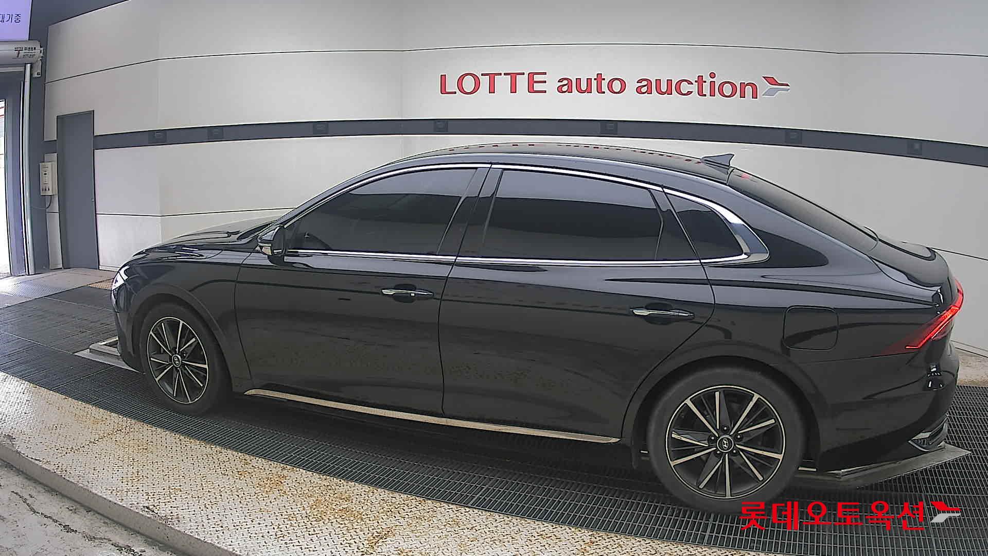 2022 - hyundai grandeur