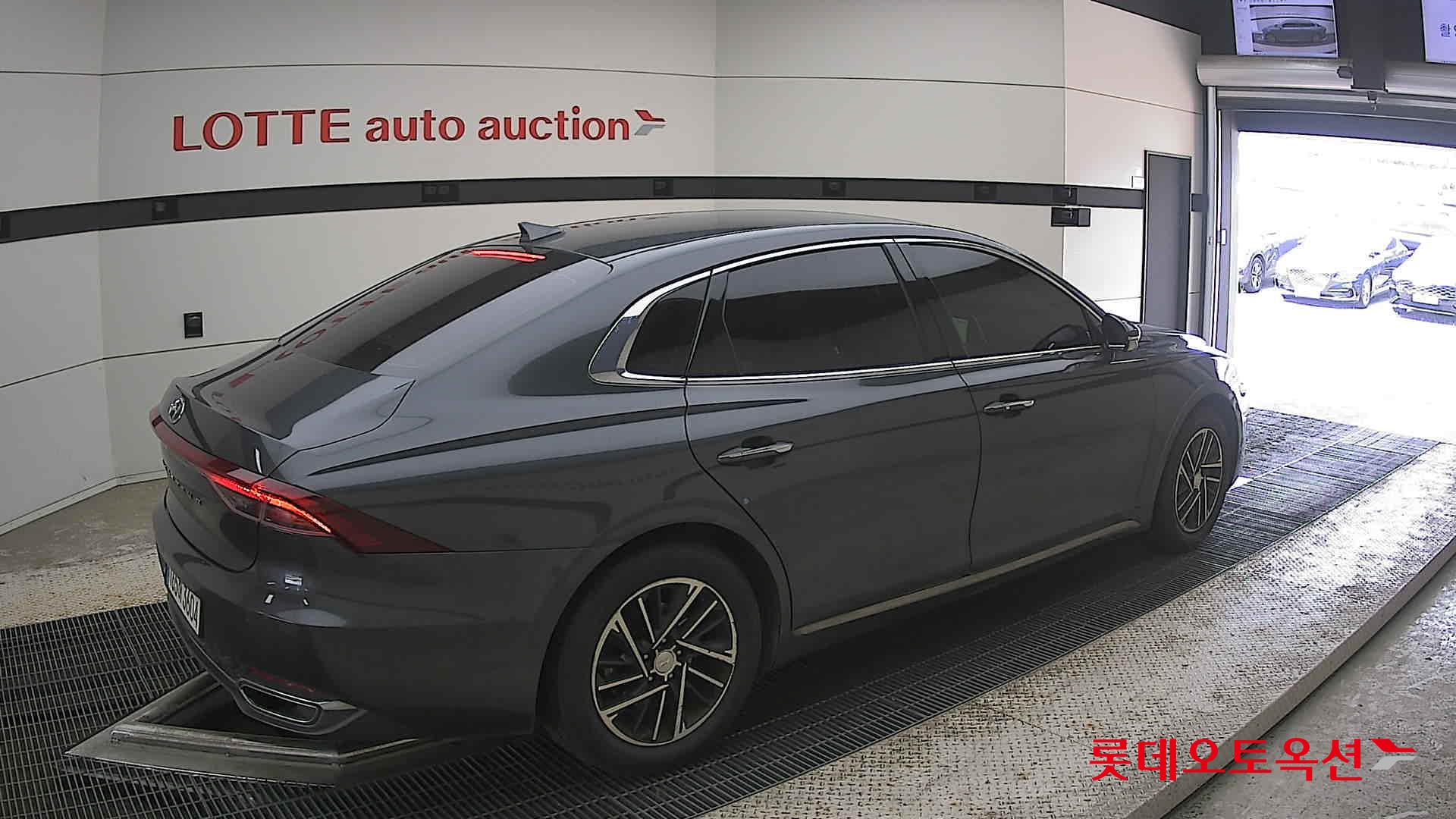 2022 - hyundai grandeur