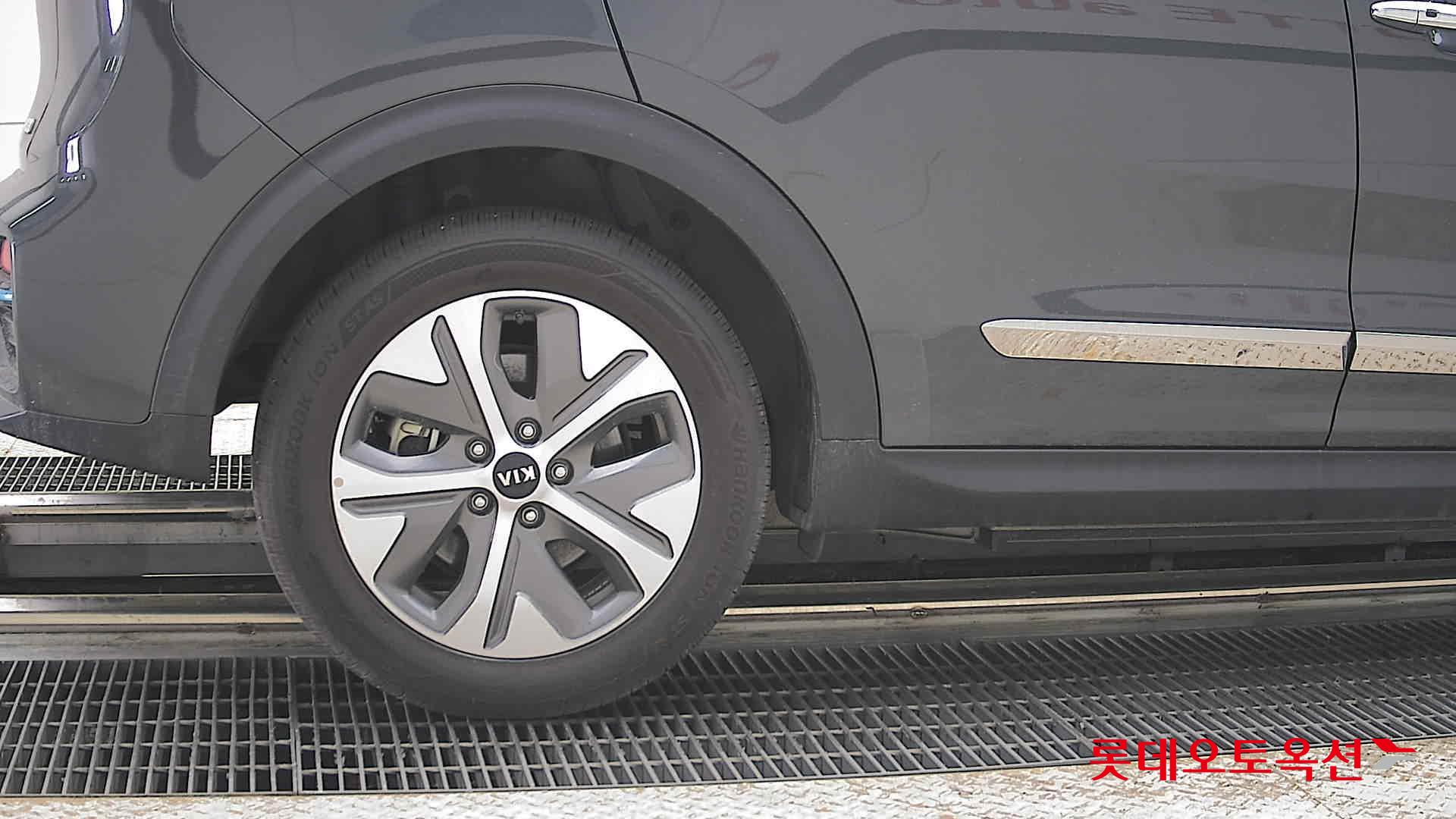 Kia Niro - 28