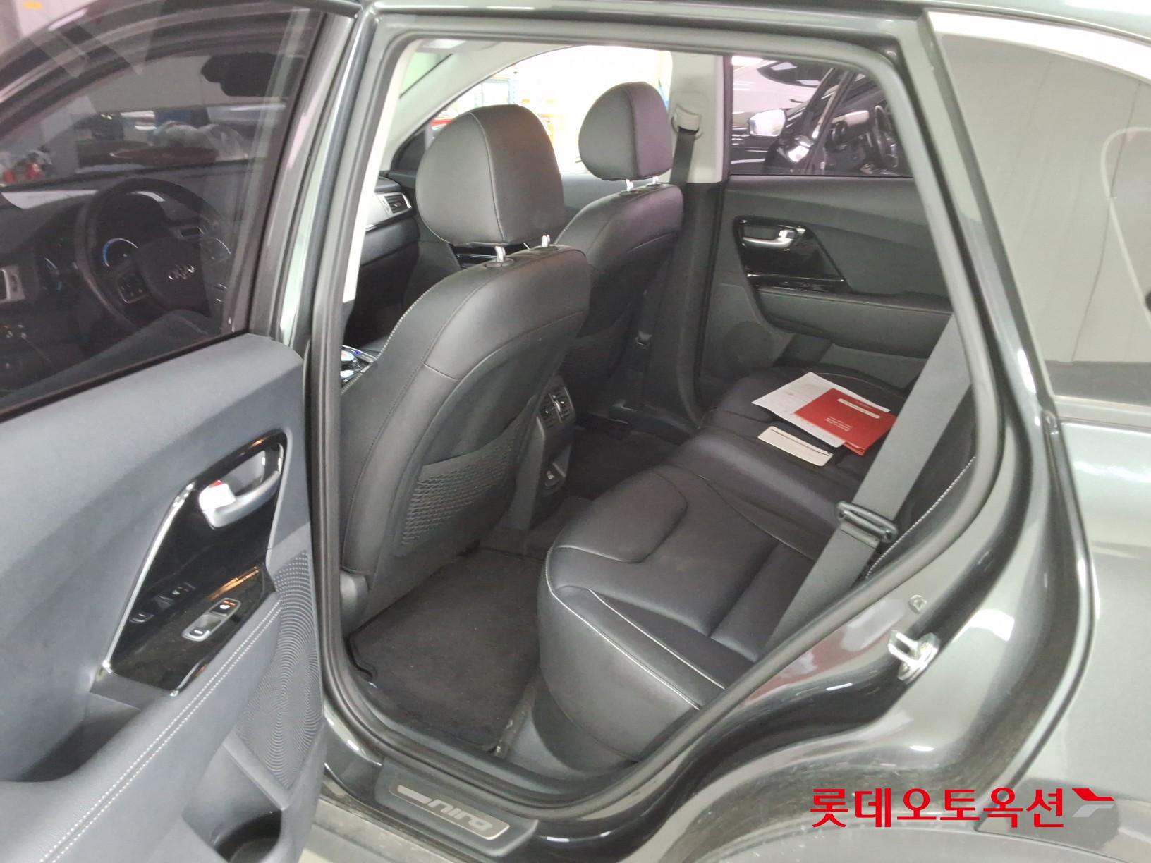 Kia Niro - 36