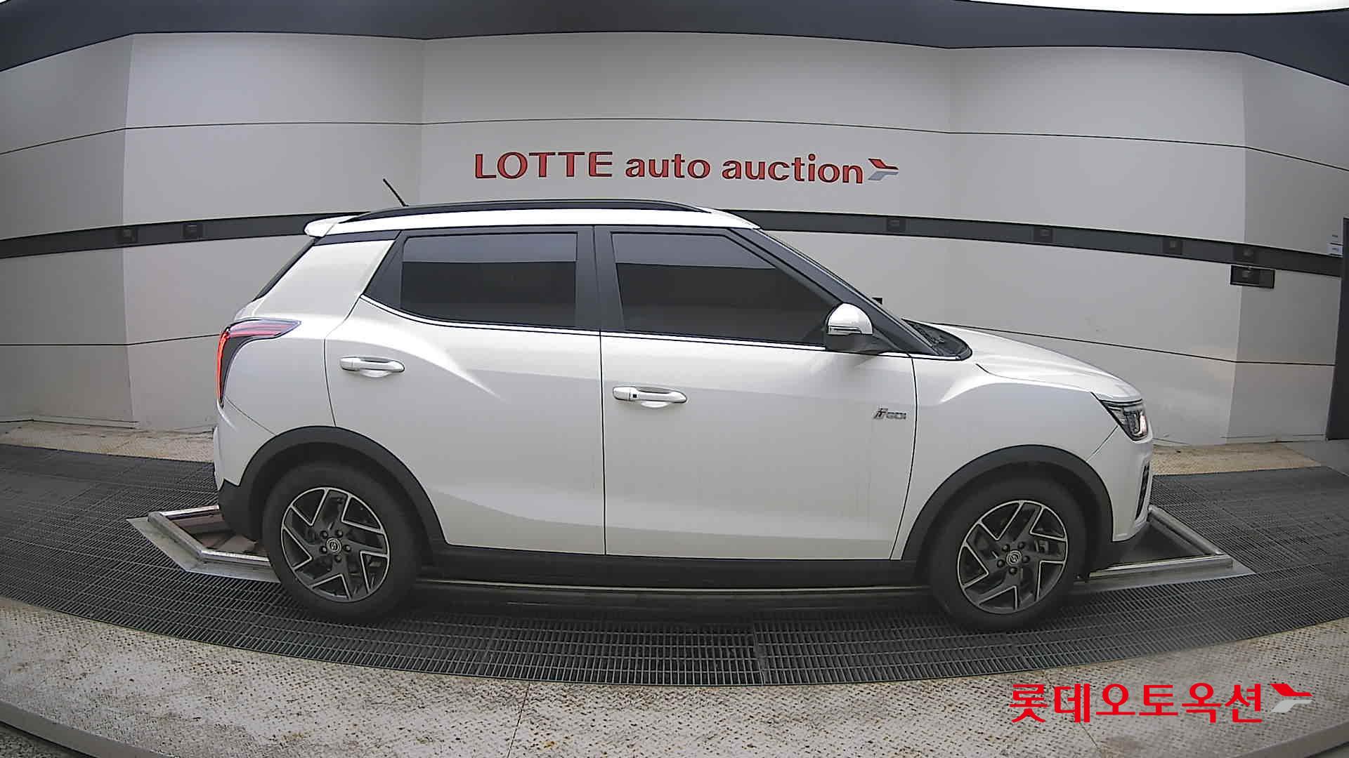 KG Mobility Tivoli - 21