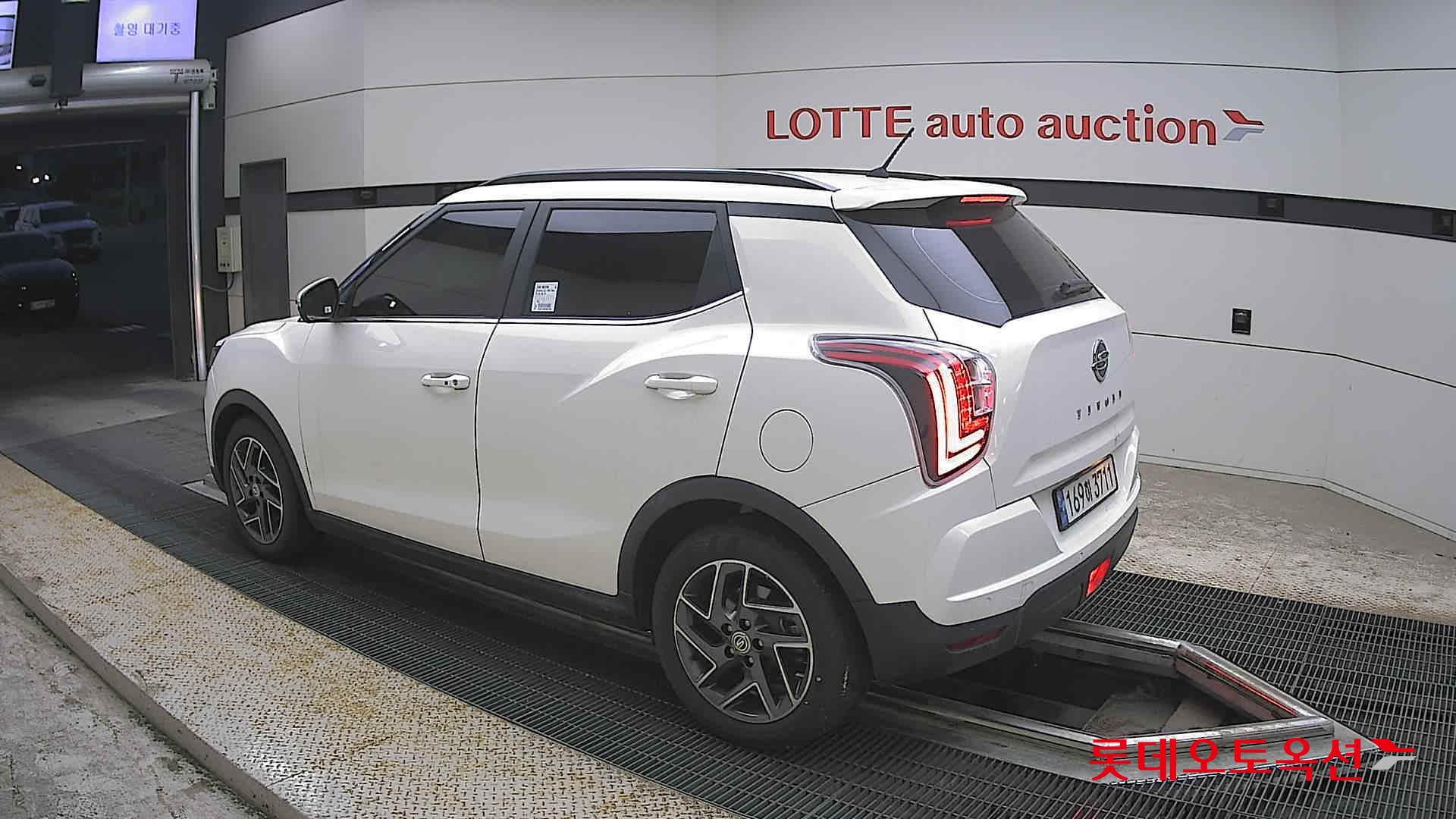 KG Mobility Tivoli - 15