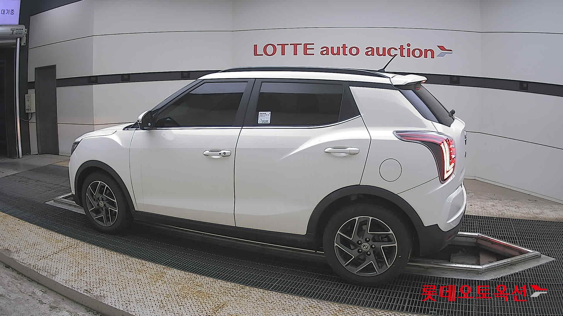KG Mobility Tivoli - 14
