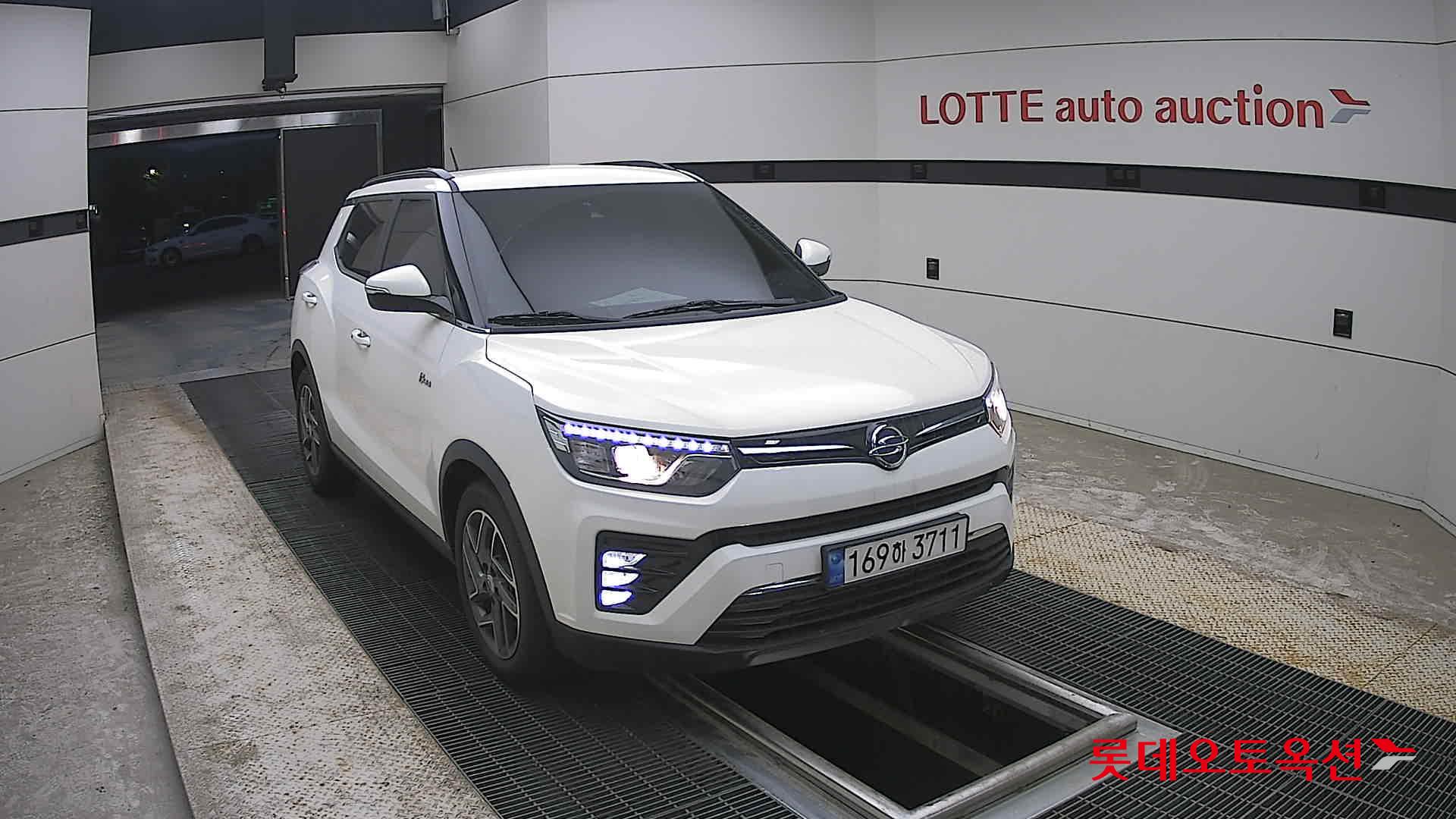 KG Mobility Tivoli - 24