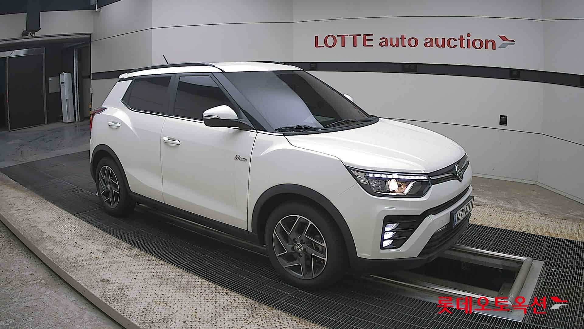 KG Mobility Tivoli - 23