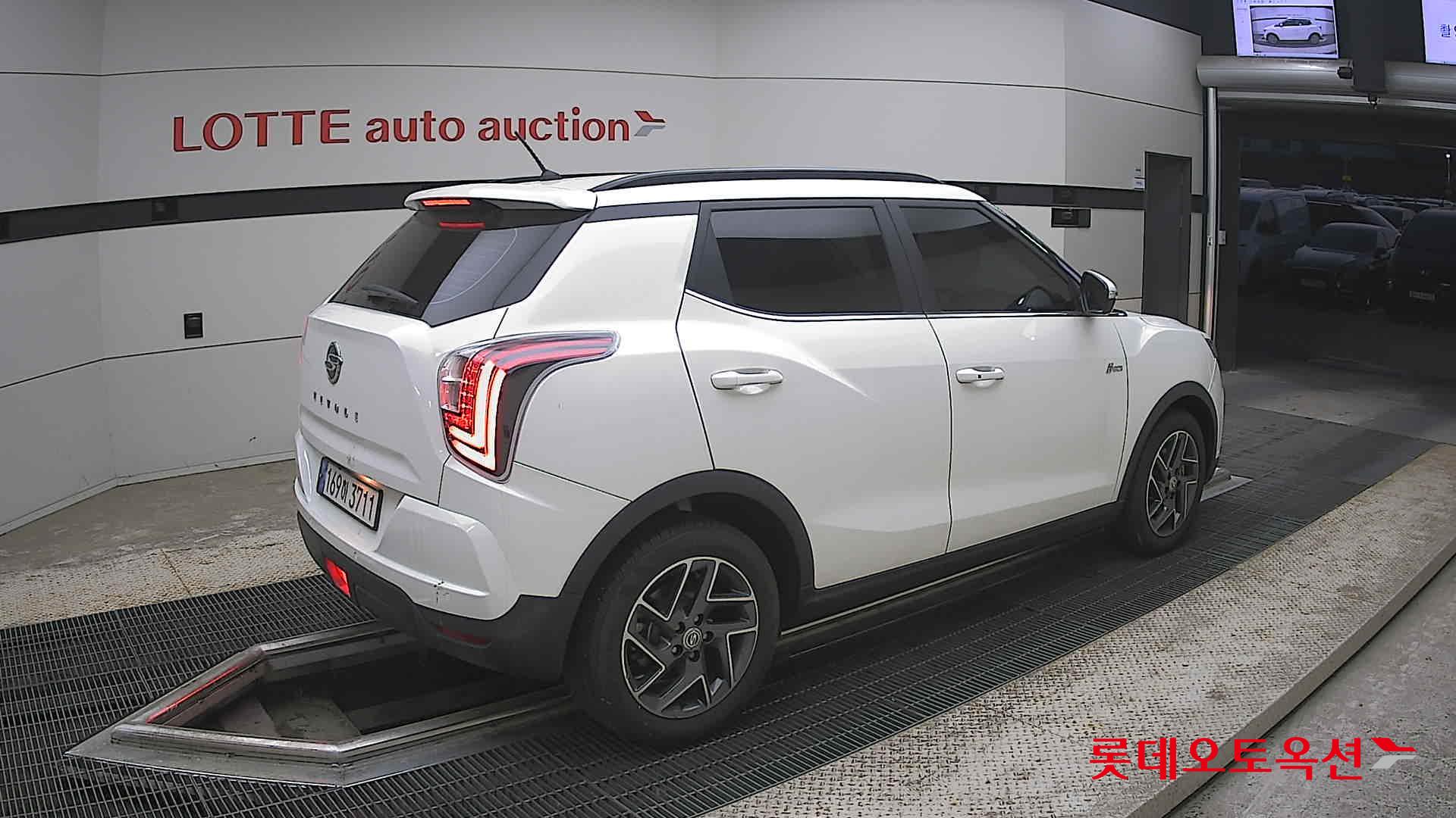 KG Mobility Tivoli - 19