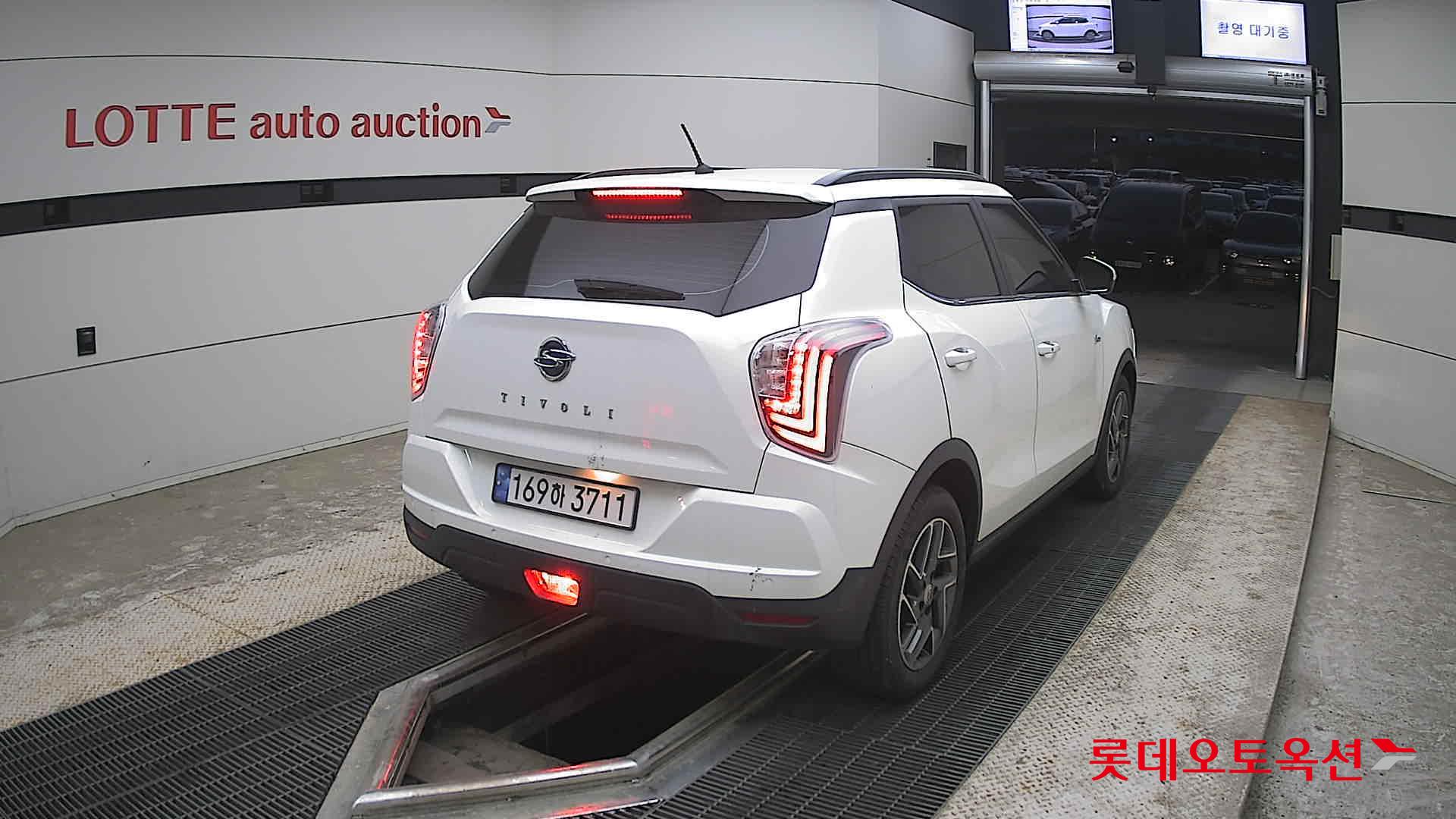 KG Mobility Tivoli - 18
