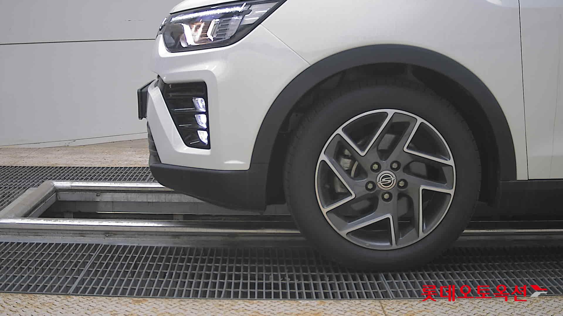 KG Mobility Tivoli - 25