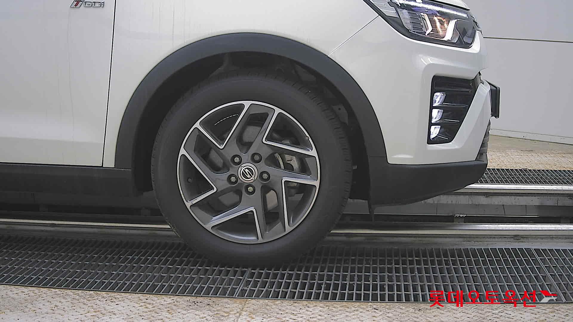 KG Mobility Tivoli - 27