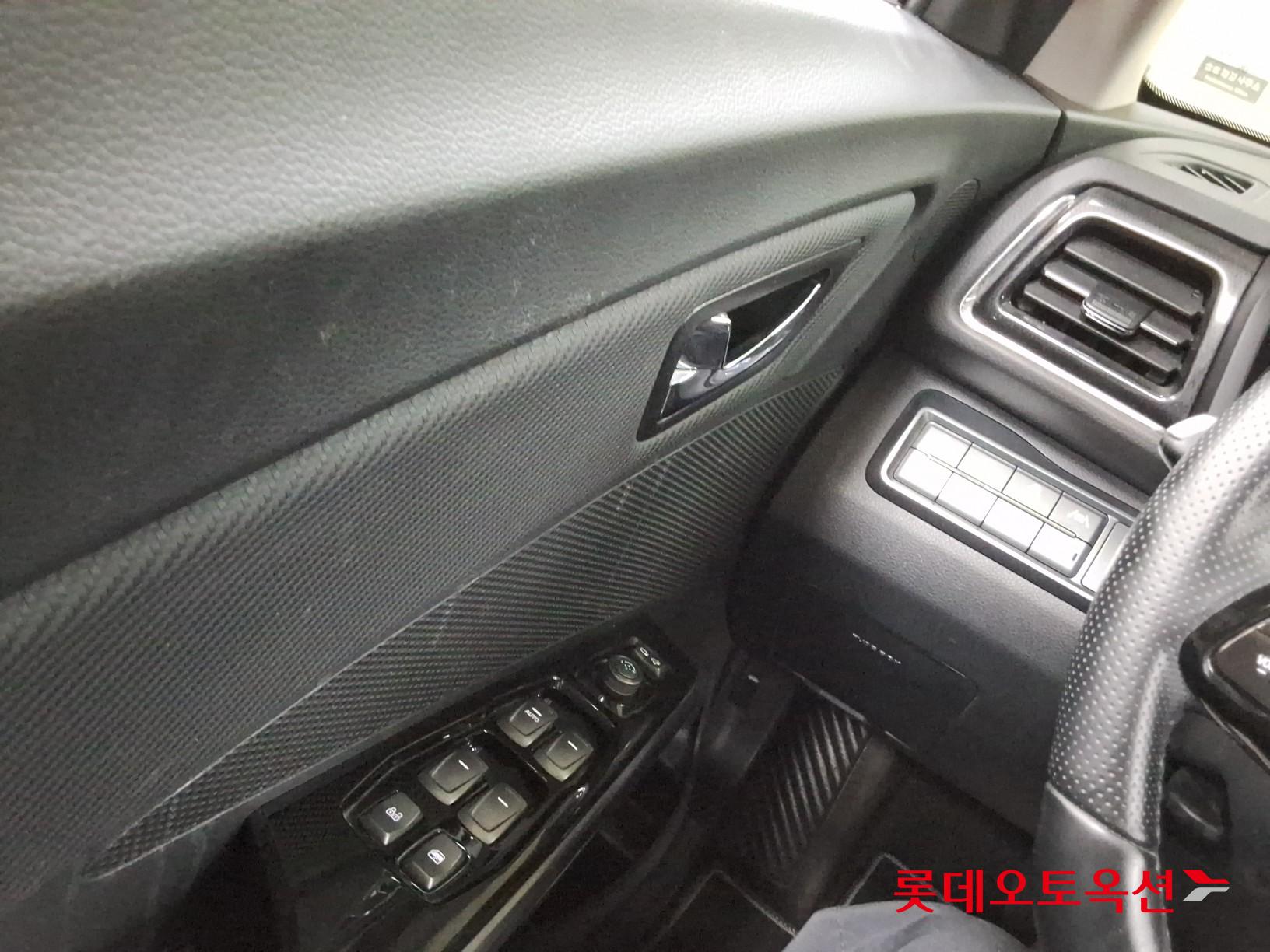 KG Mobility Tivoli - 29
