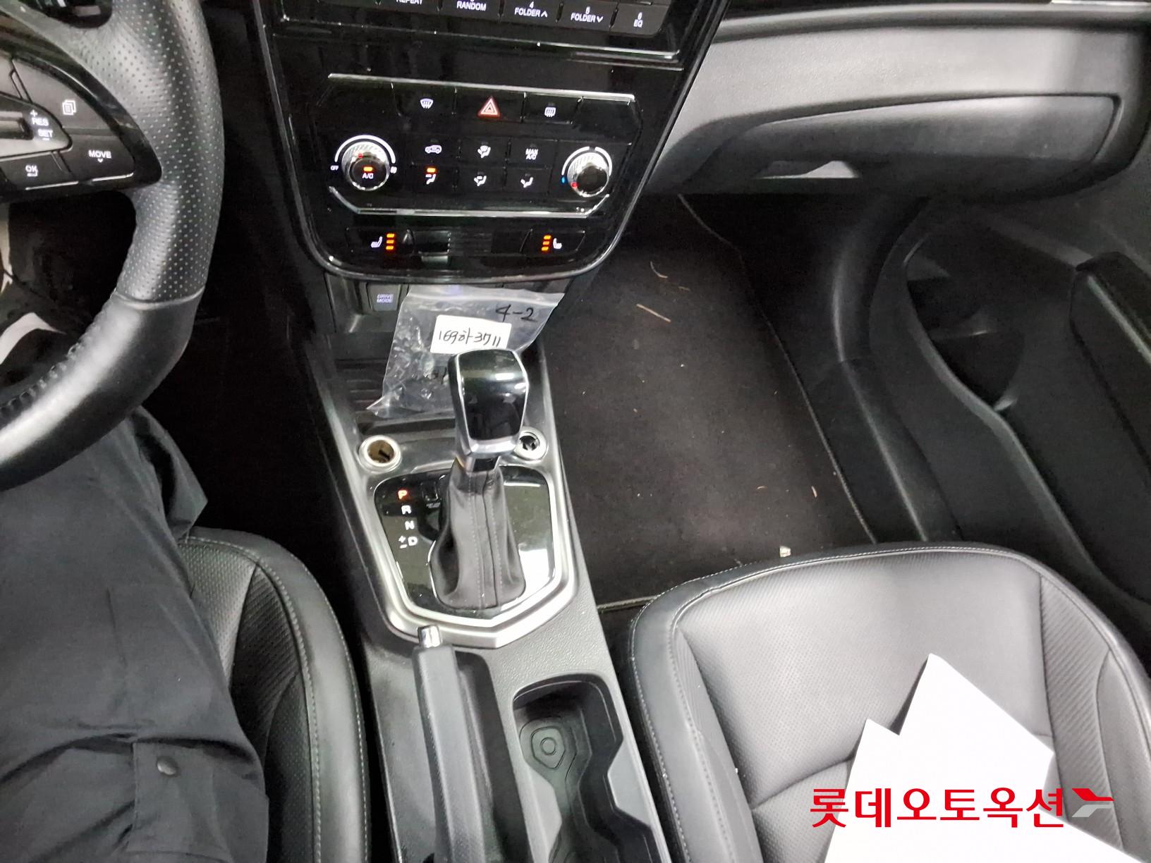 KG Mobility Tivoli - 34