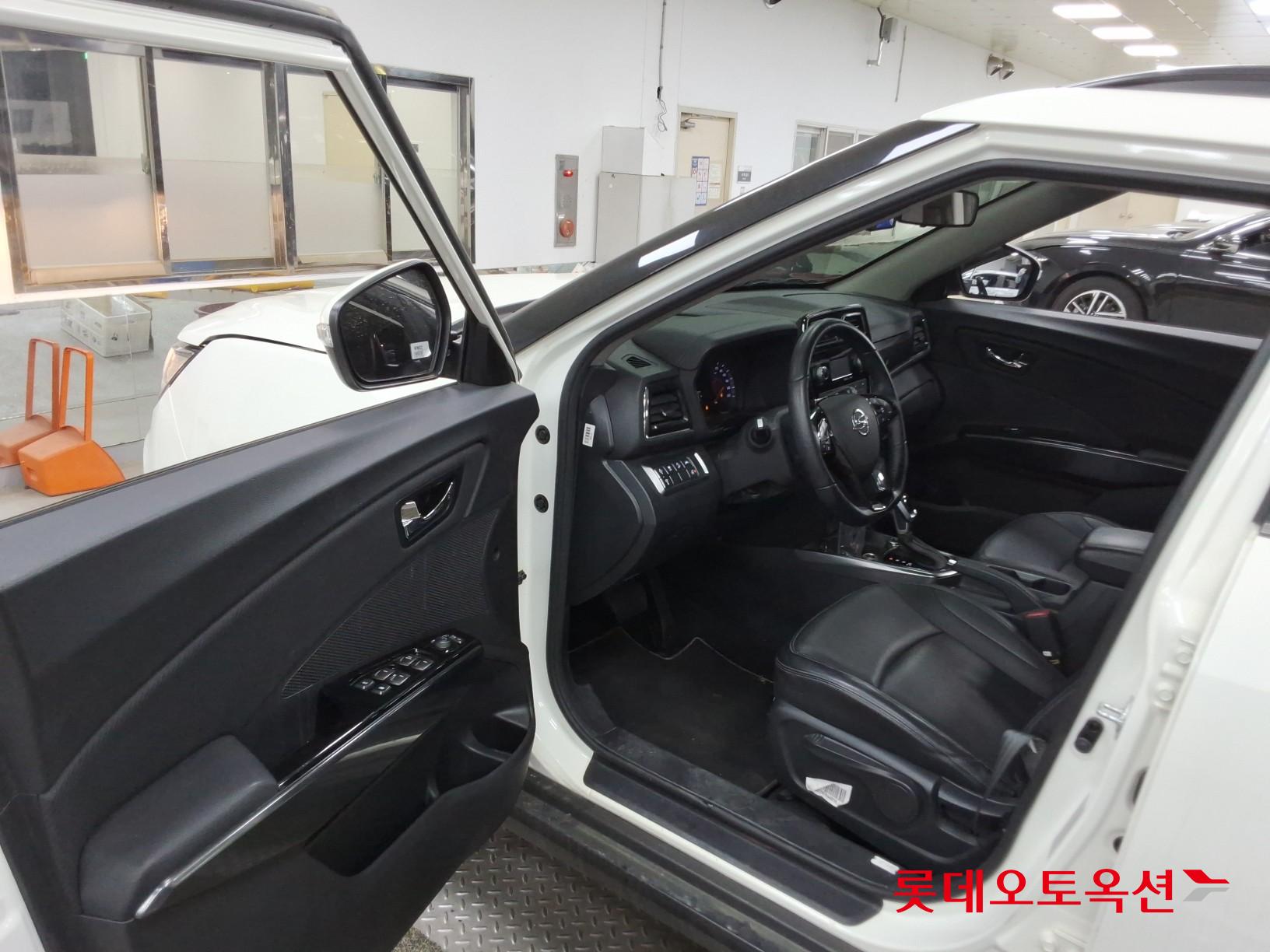 KG Mobility Tivoli - 35