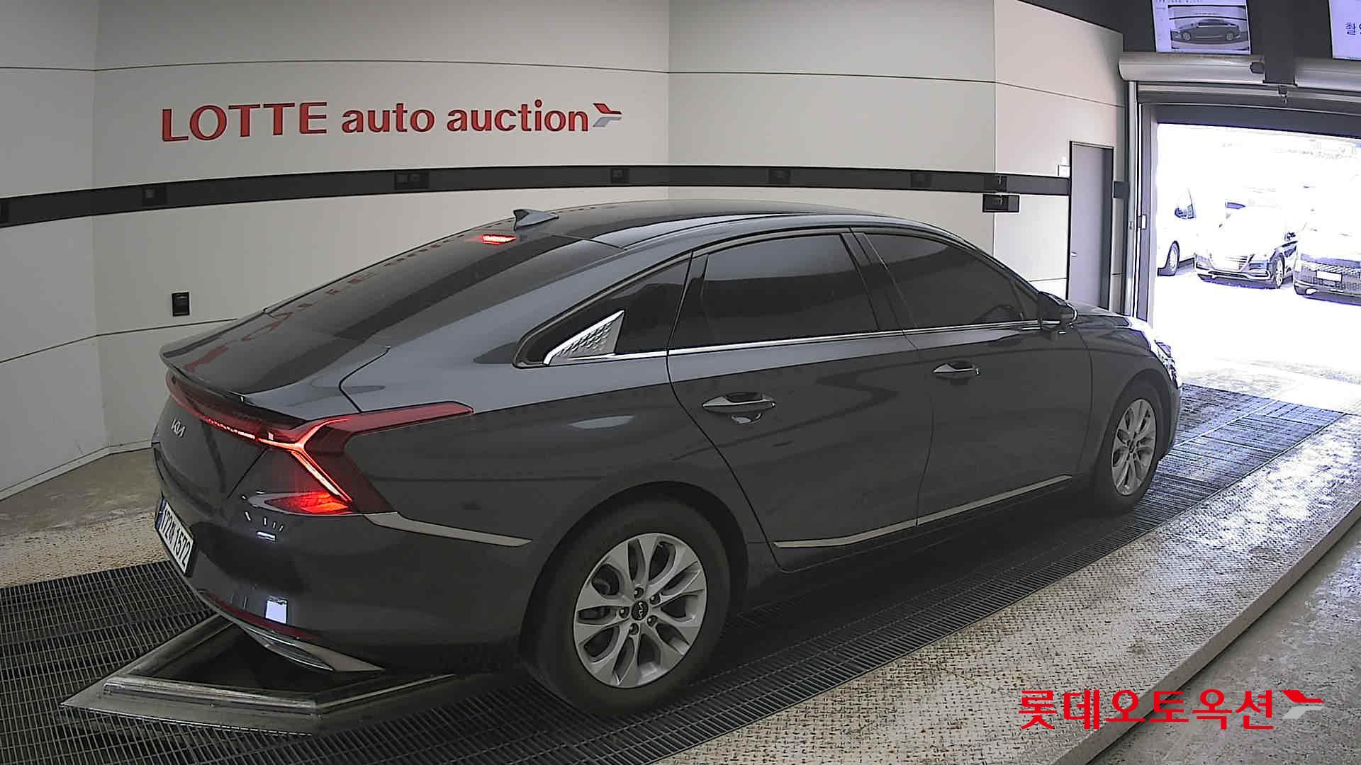 Kia K8 - 19