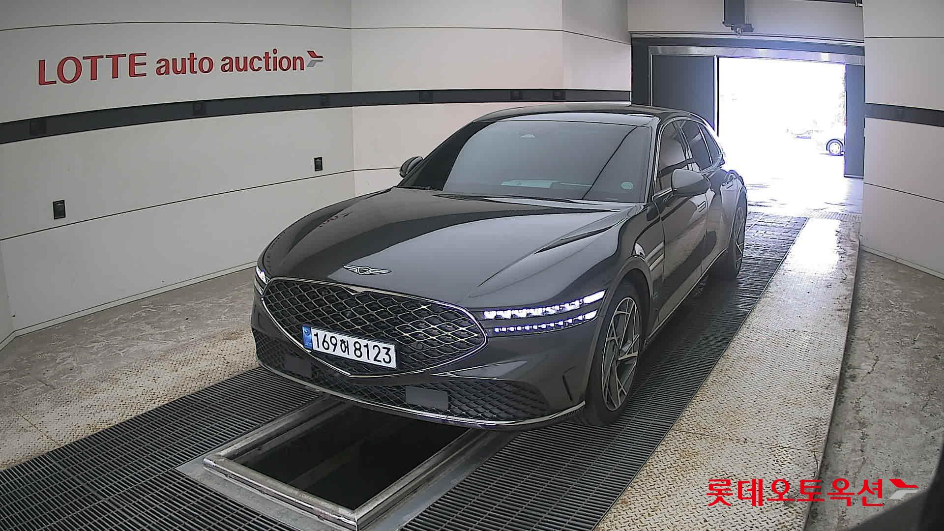 2022 - genesis g90