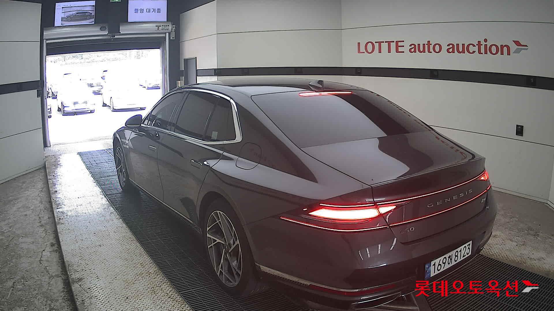 2022 - genesis g90