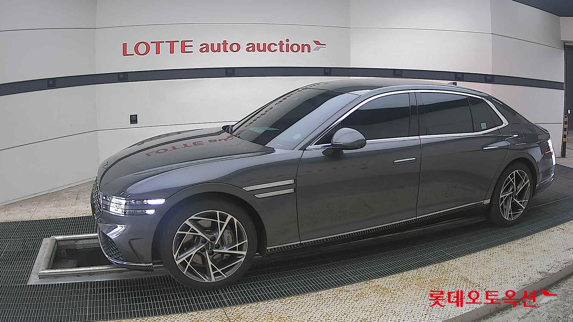 2022 - genesis g90