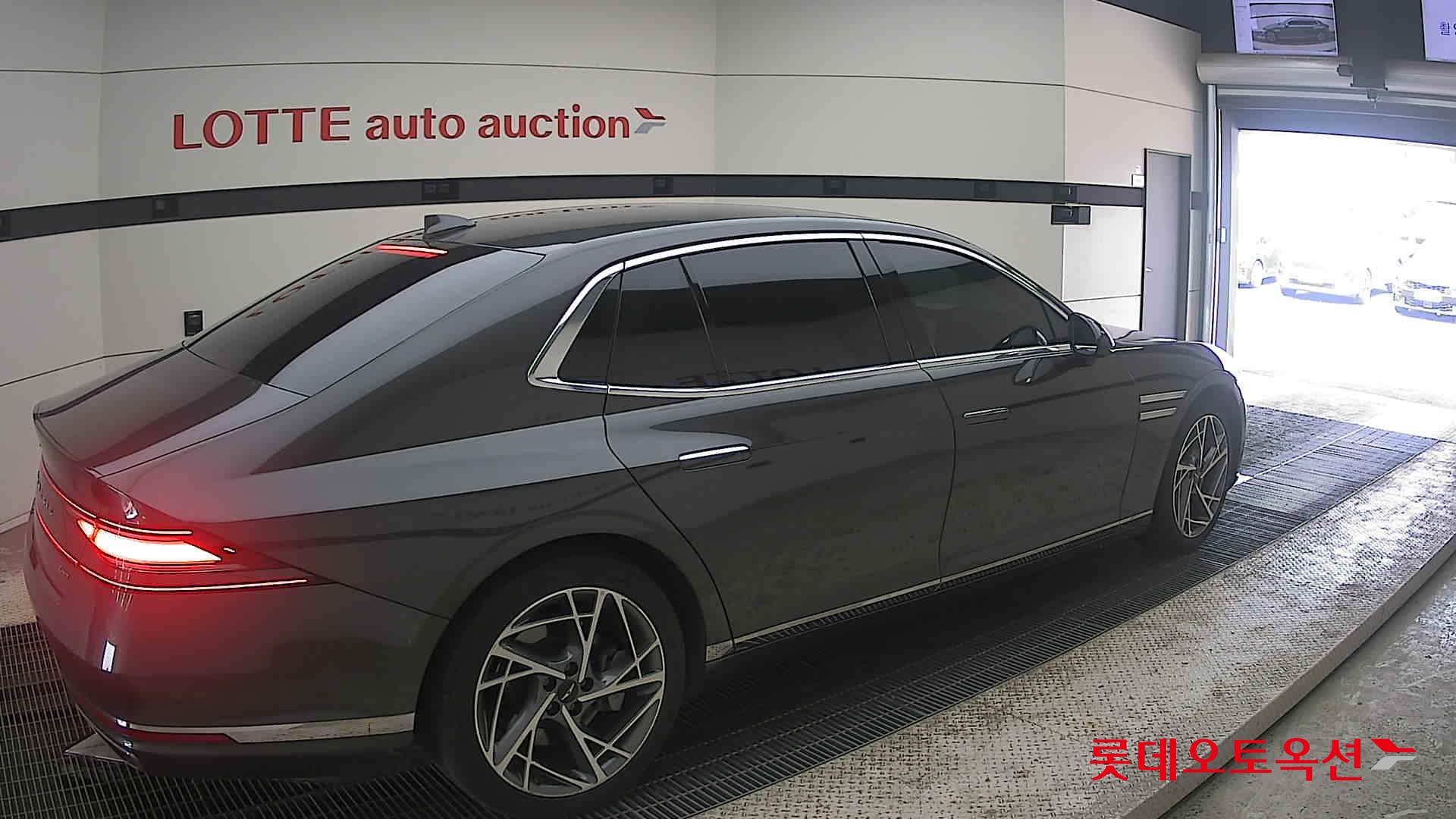 2022 - genesis g90