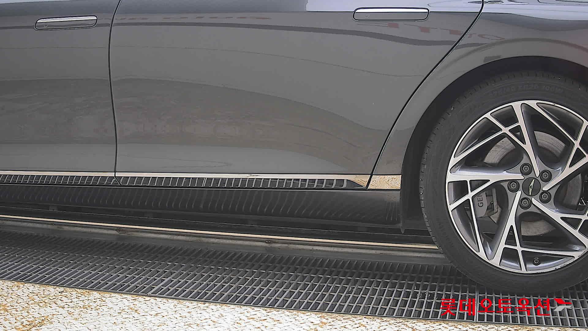 2022 - genesis g90