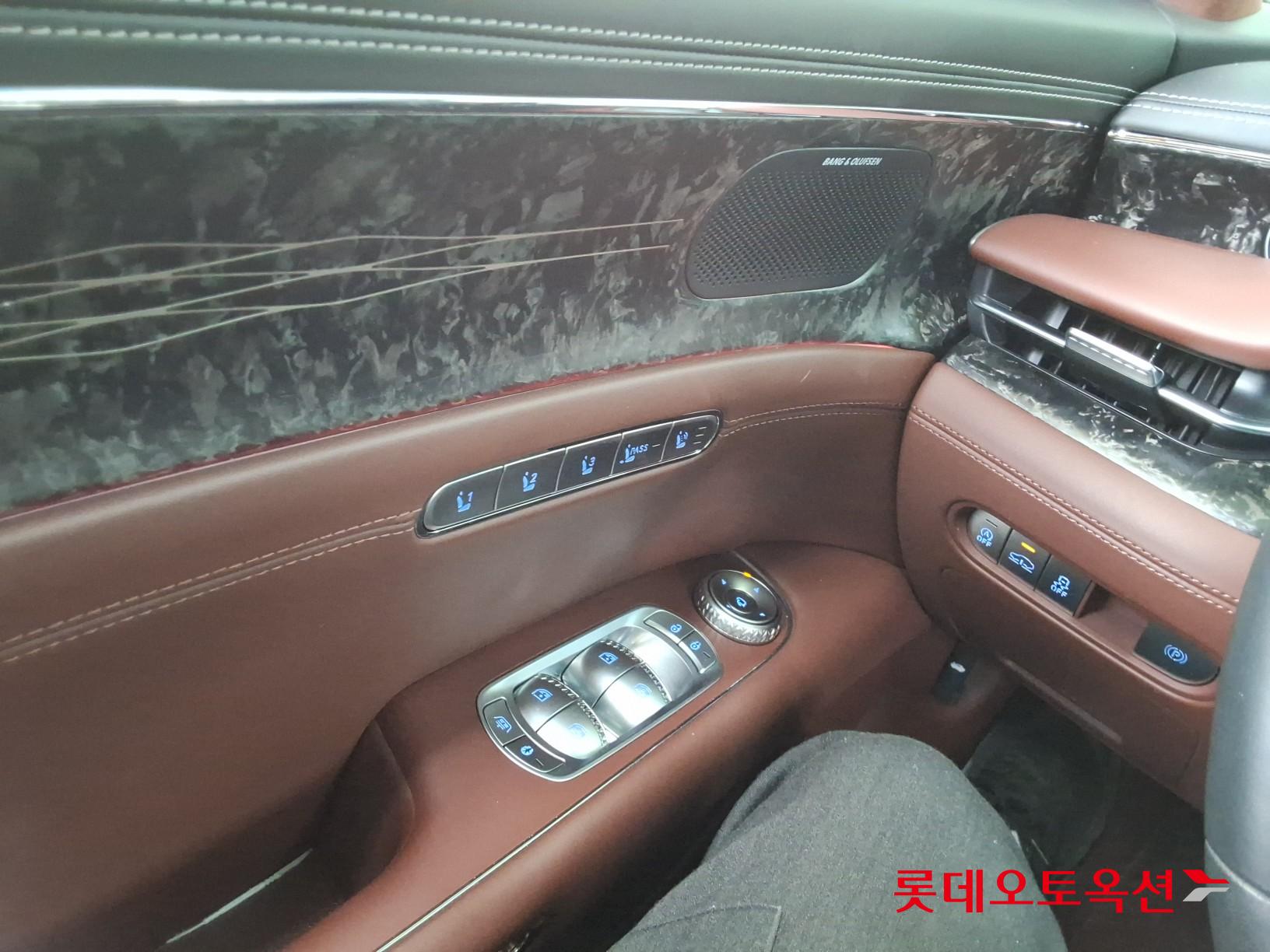 2022 - genesis g90