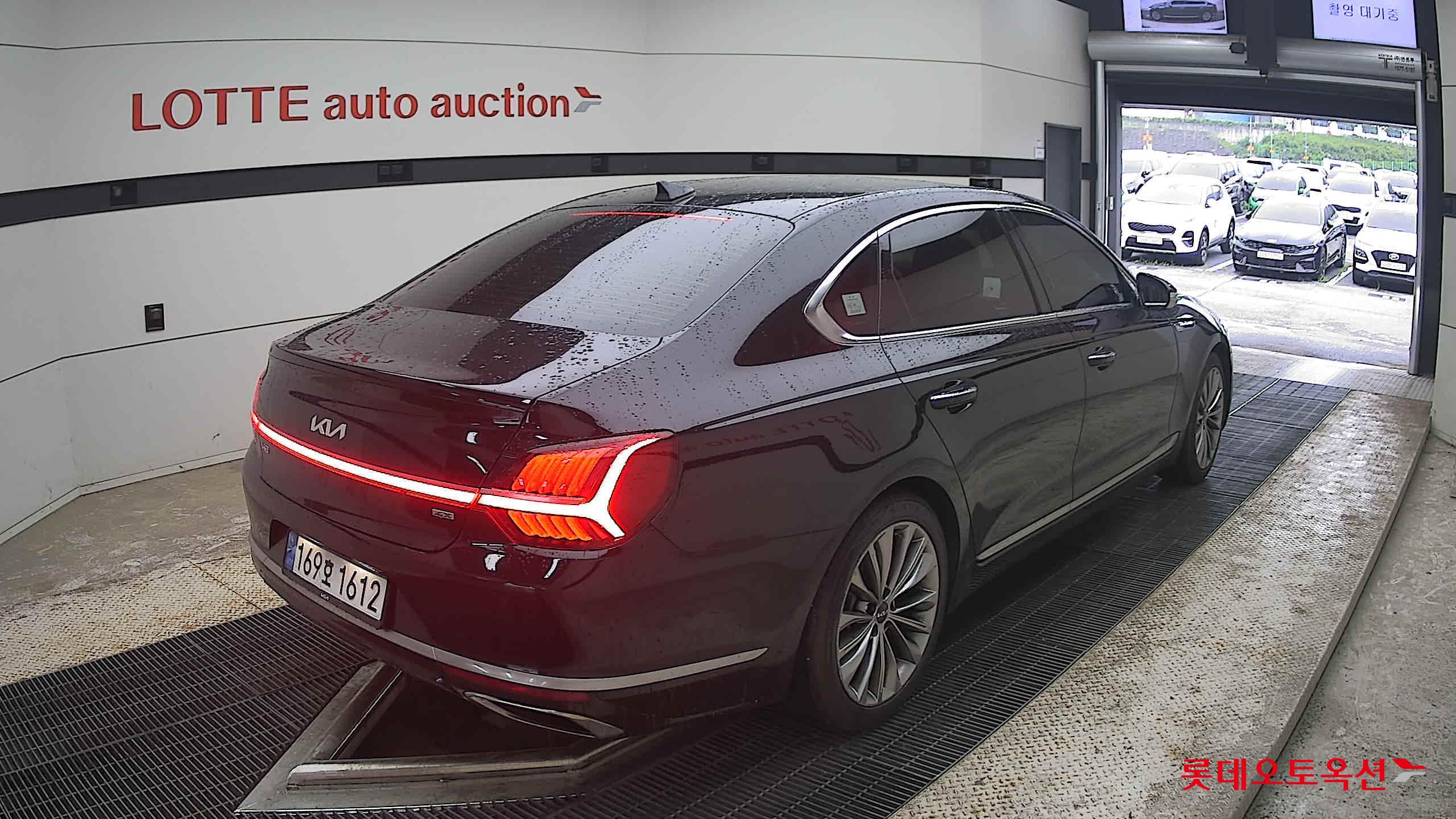2022 - kia k9