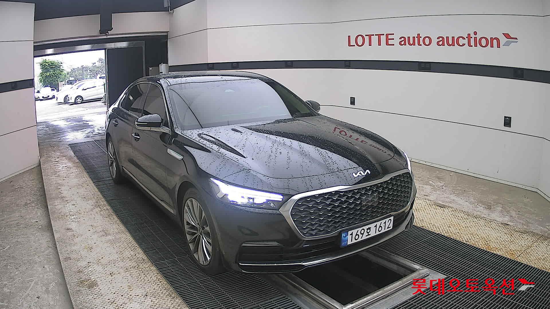 2022 - kia k9