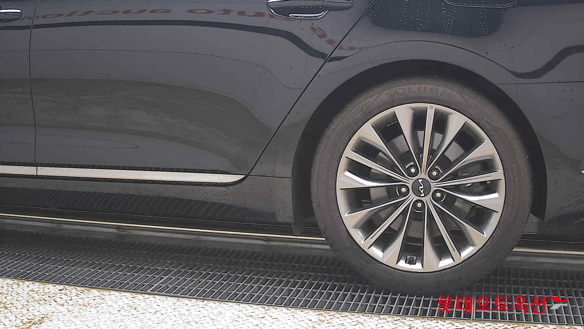 2022 - kia k9