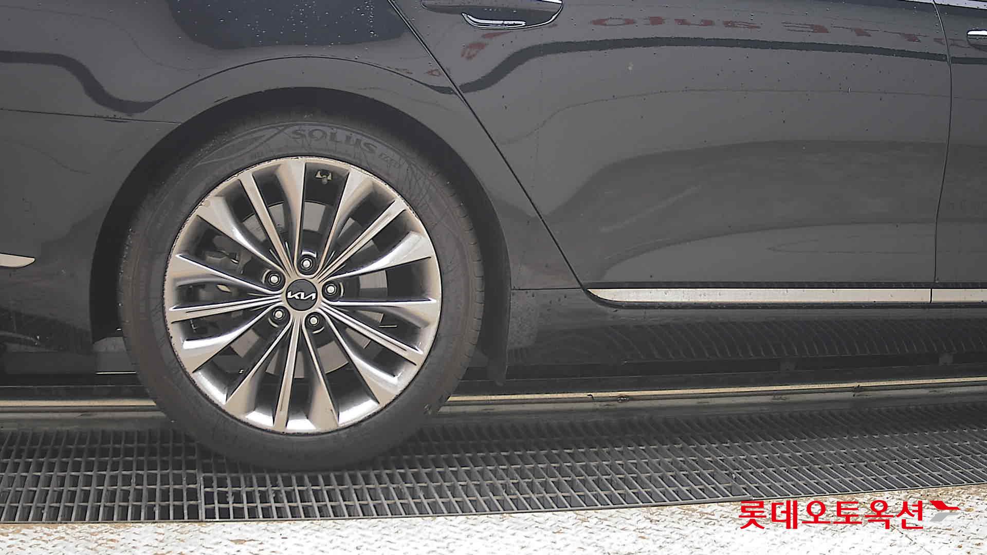 2022 - kia k9